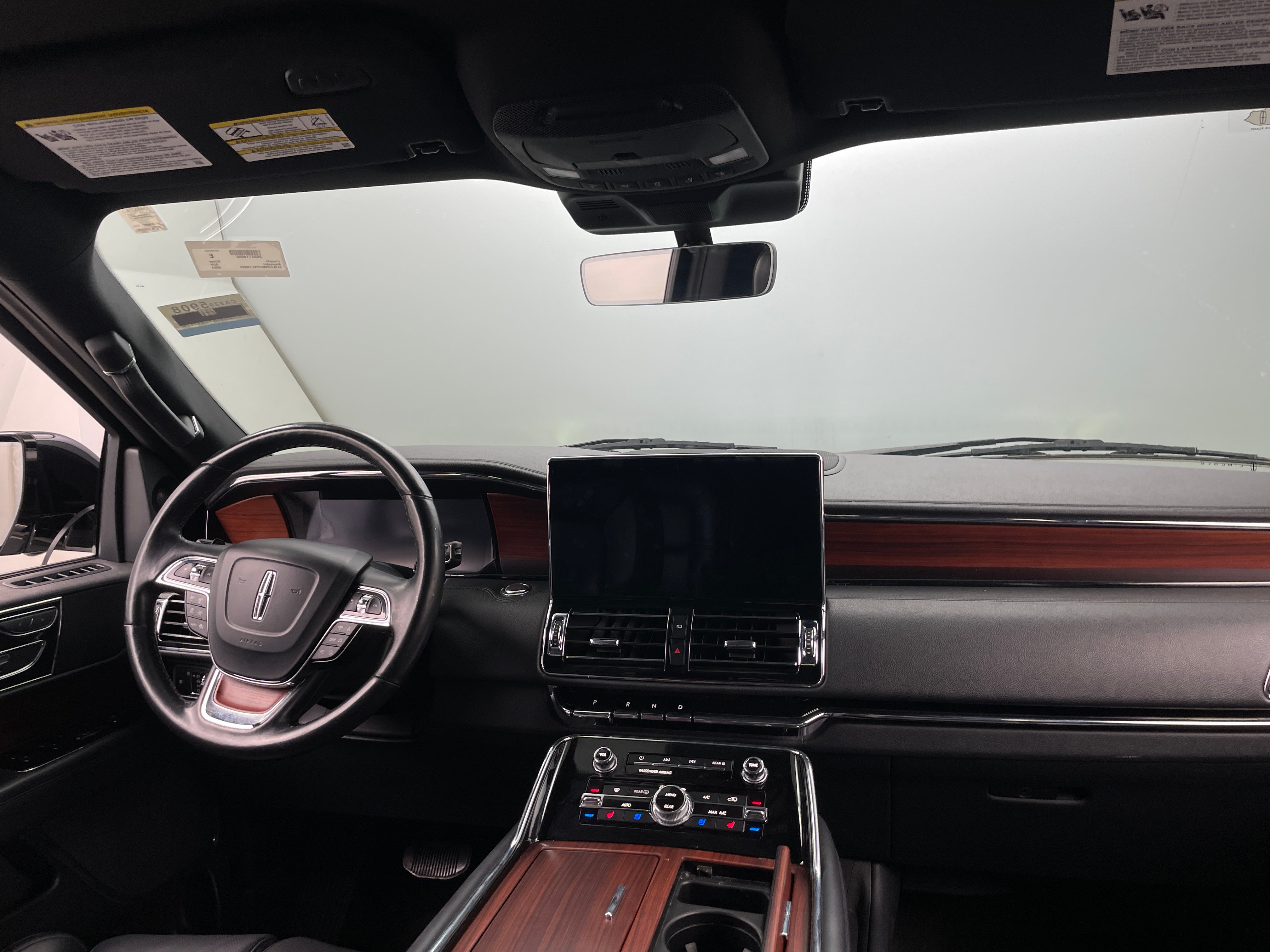 2023 Lincoln Navigator Standard 2