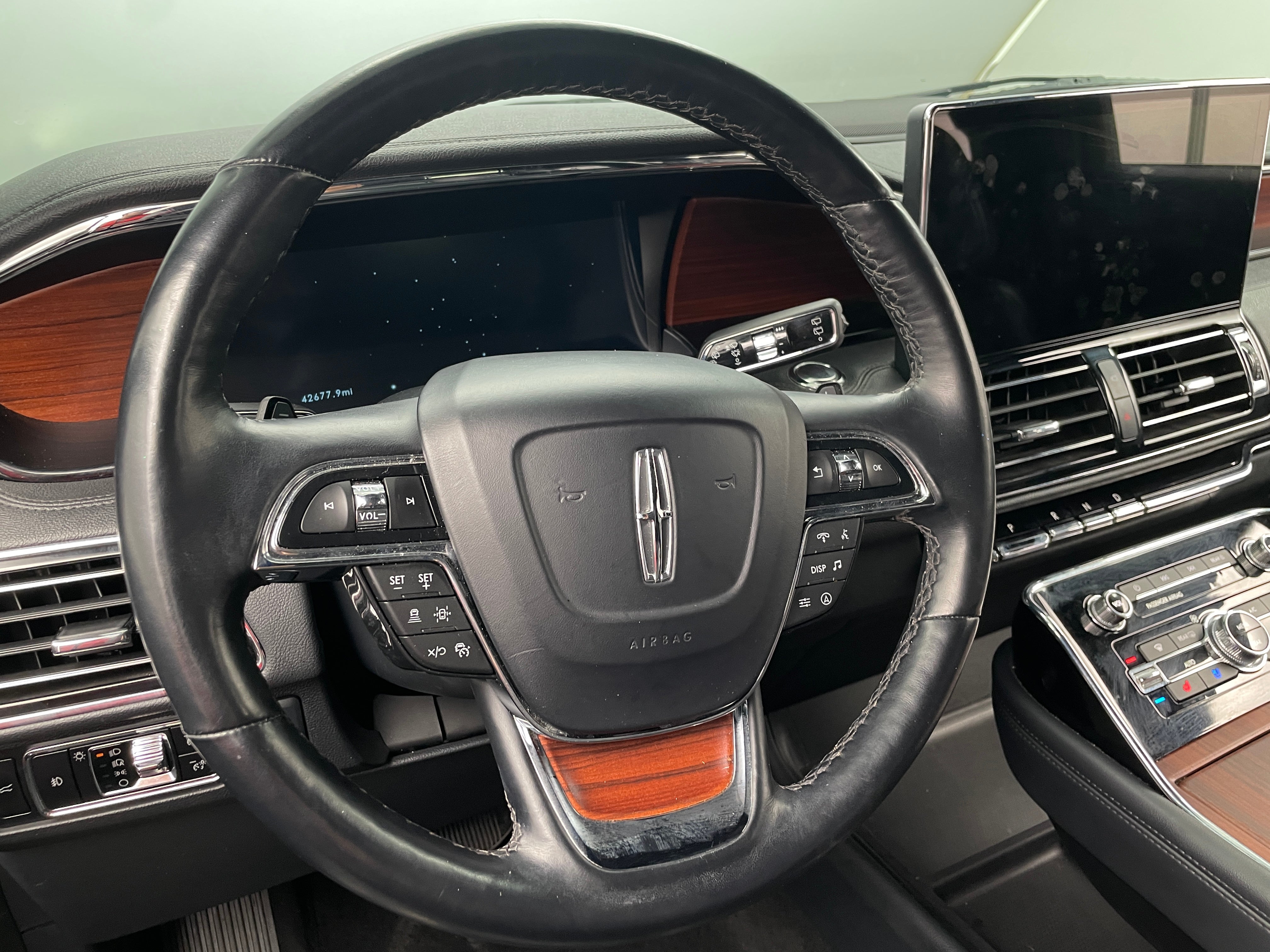 2023 Lincoln Navigator Standard 4
