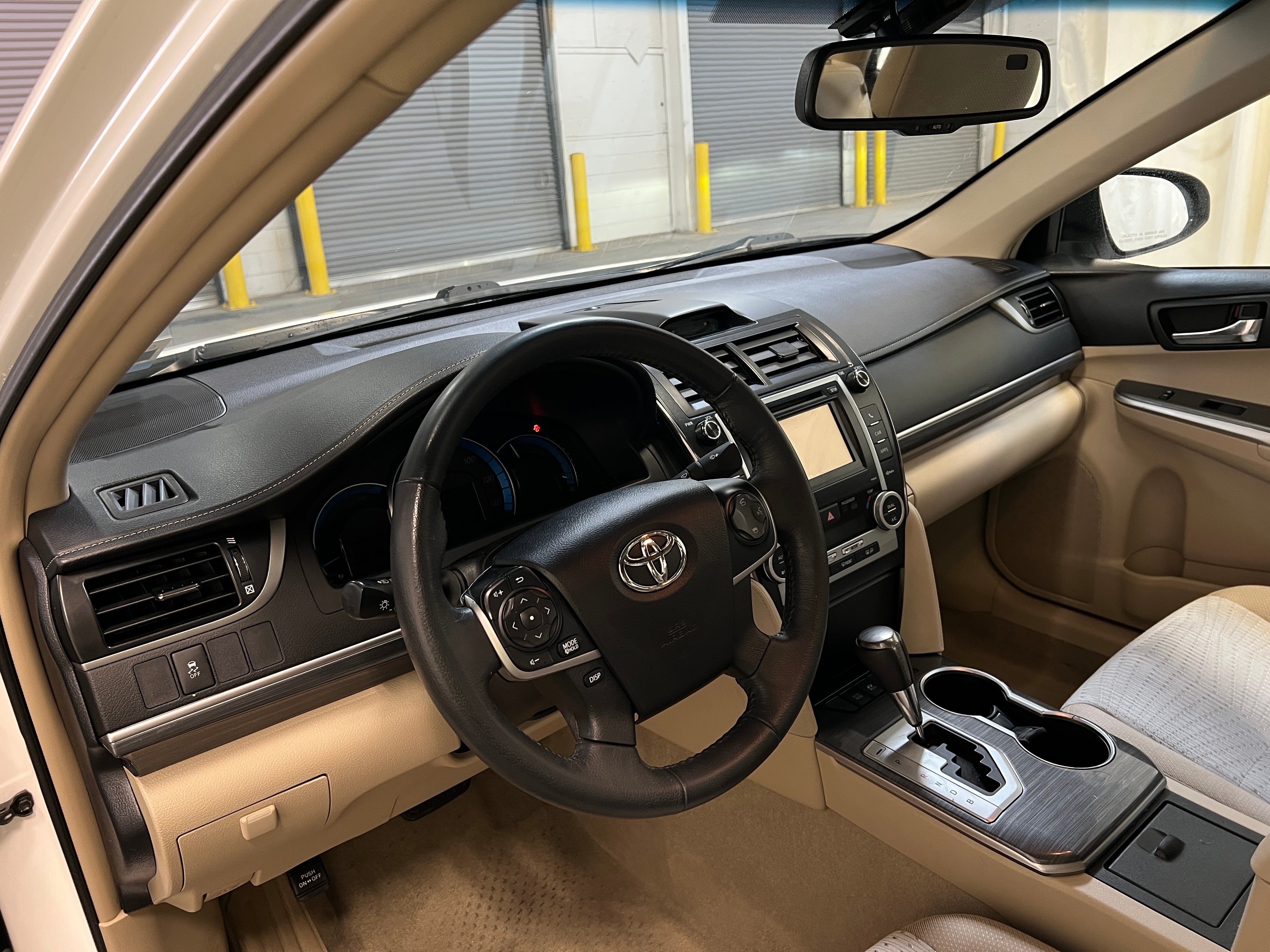 2014 Toyota Camry XLE 3