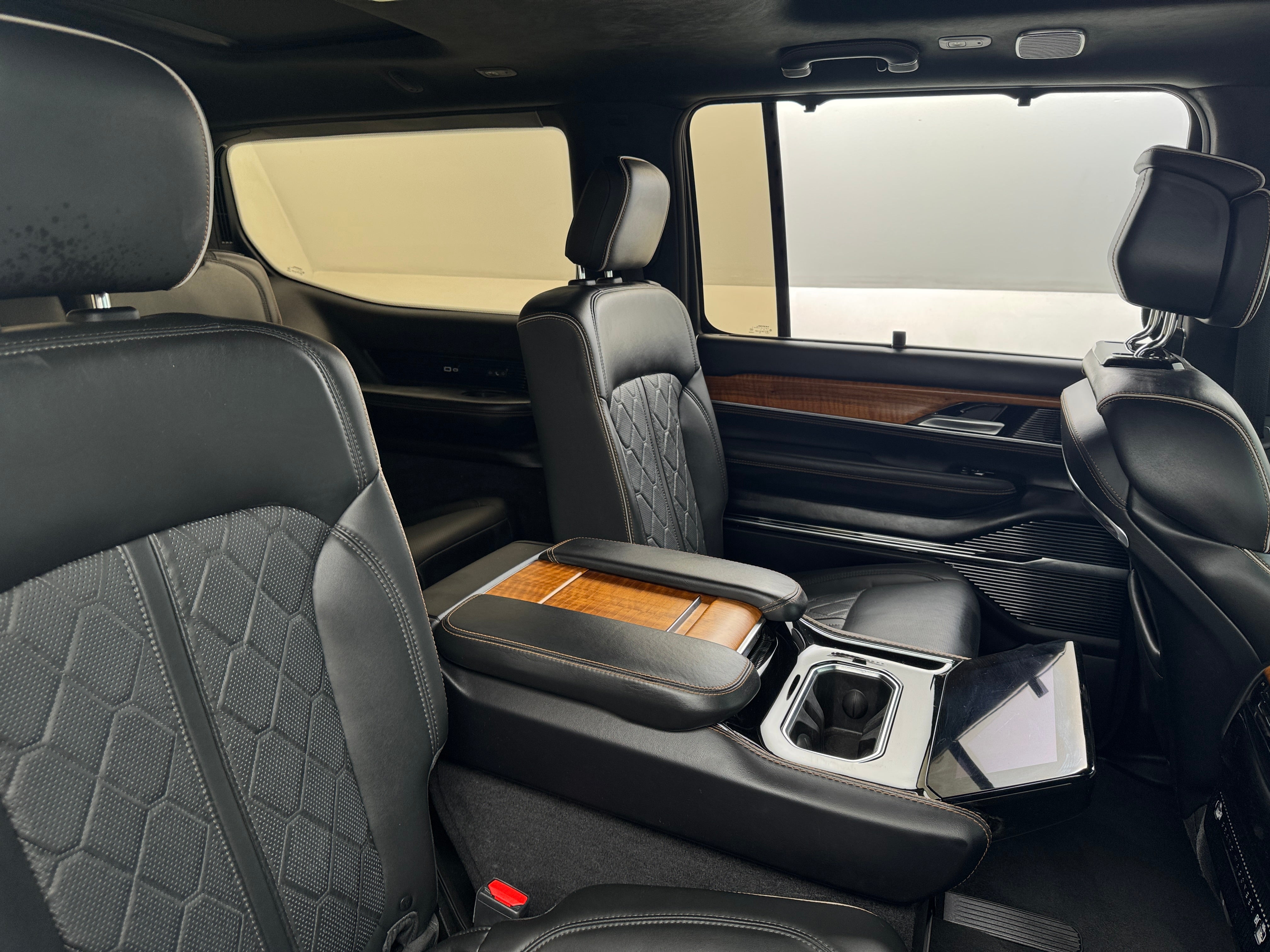 2022 Jeep Grand Wagoneer Series III 5