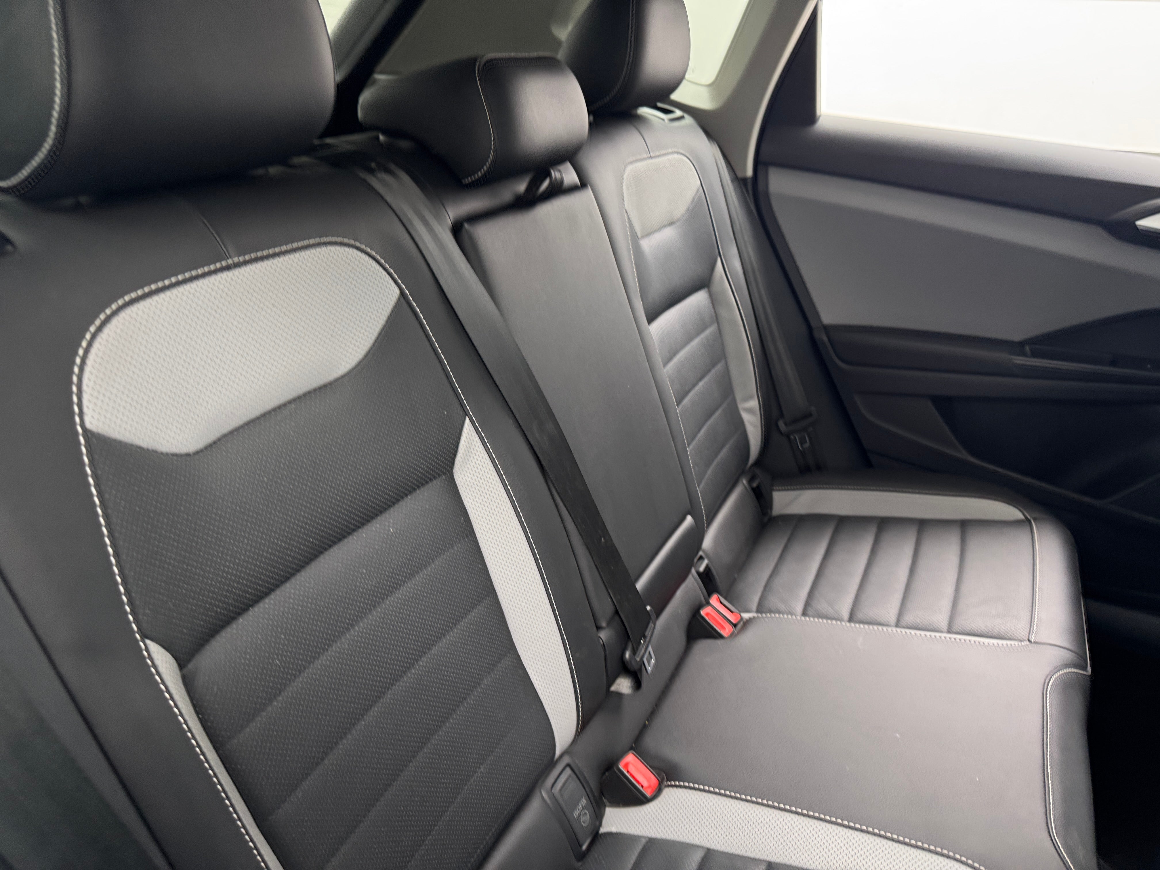 2022 Volkswagen Taos SEL 6