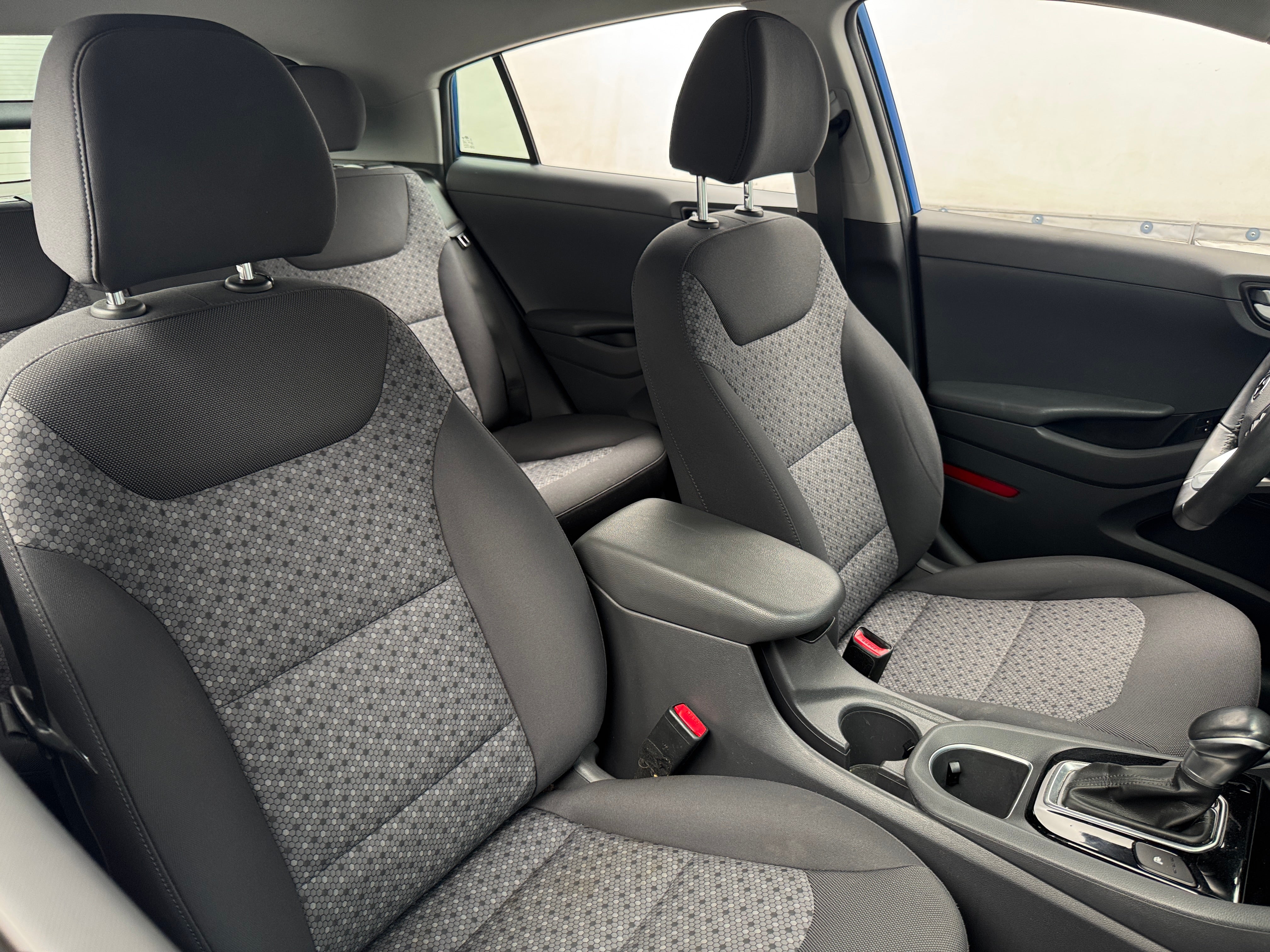 2017 Hyundai Ioniq SEL 2
