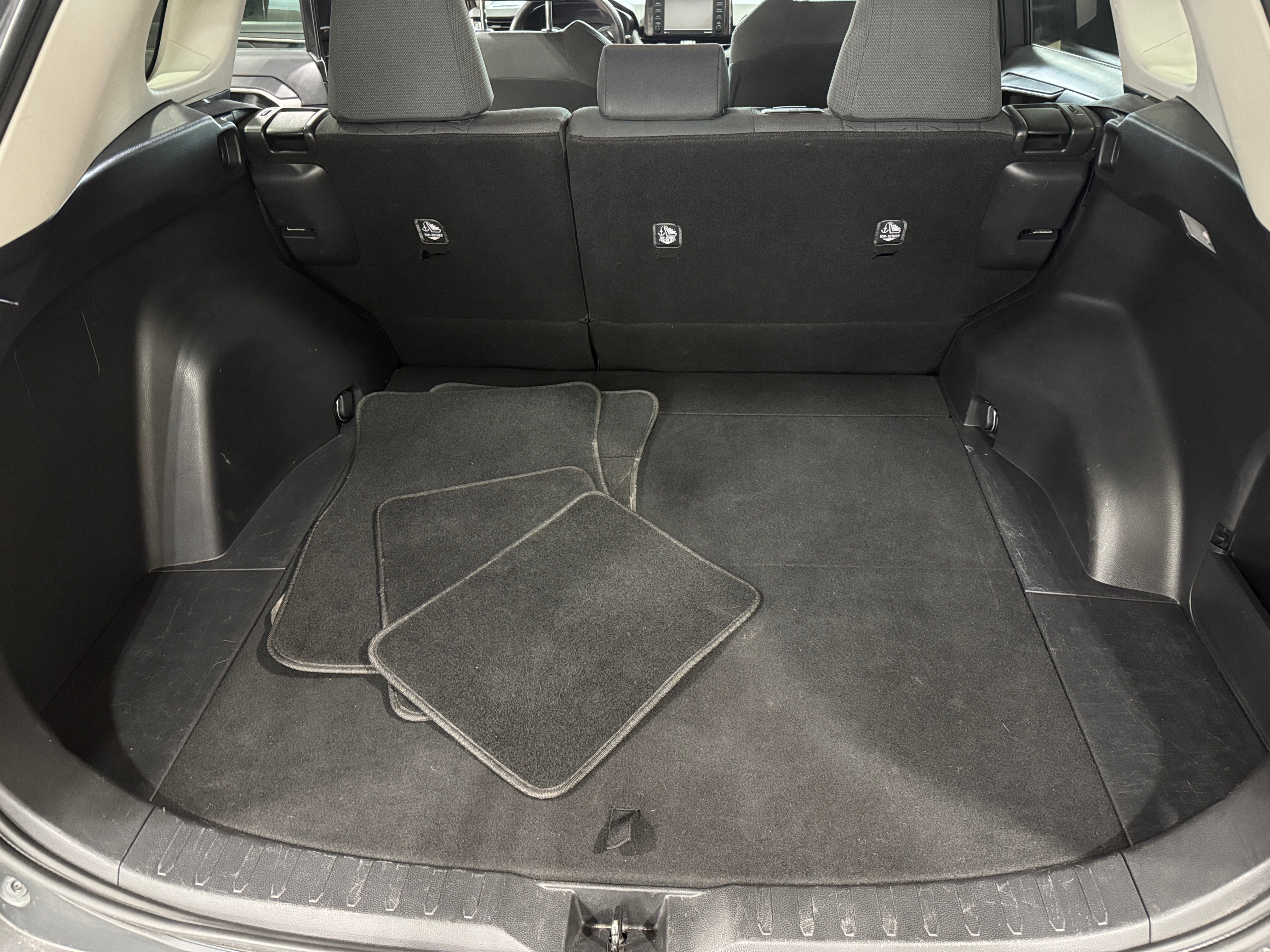 2020 Toyota RAV4 XLE 7