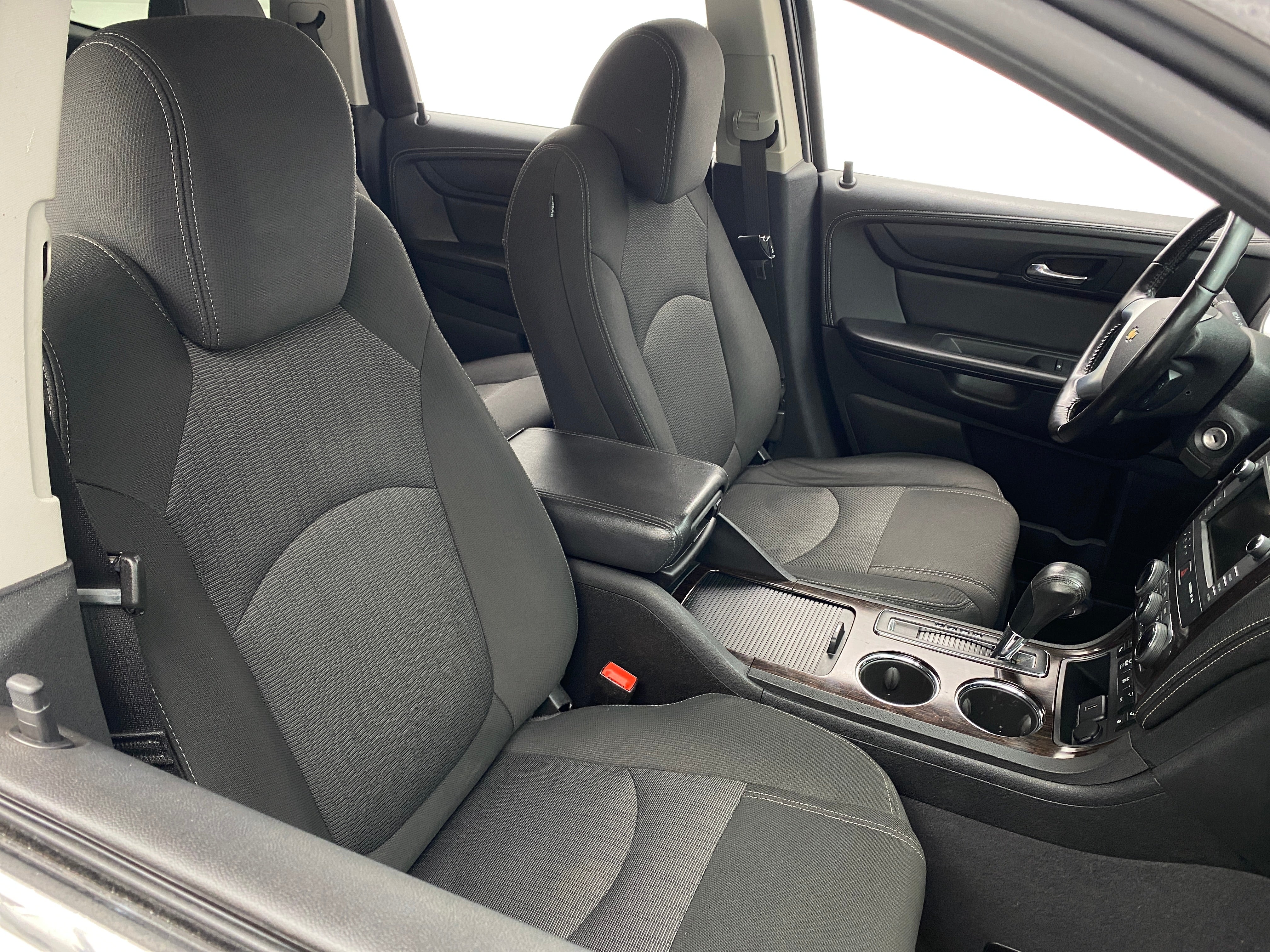 2016 Chevrolet Traverse LT 2