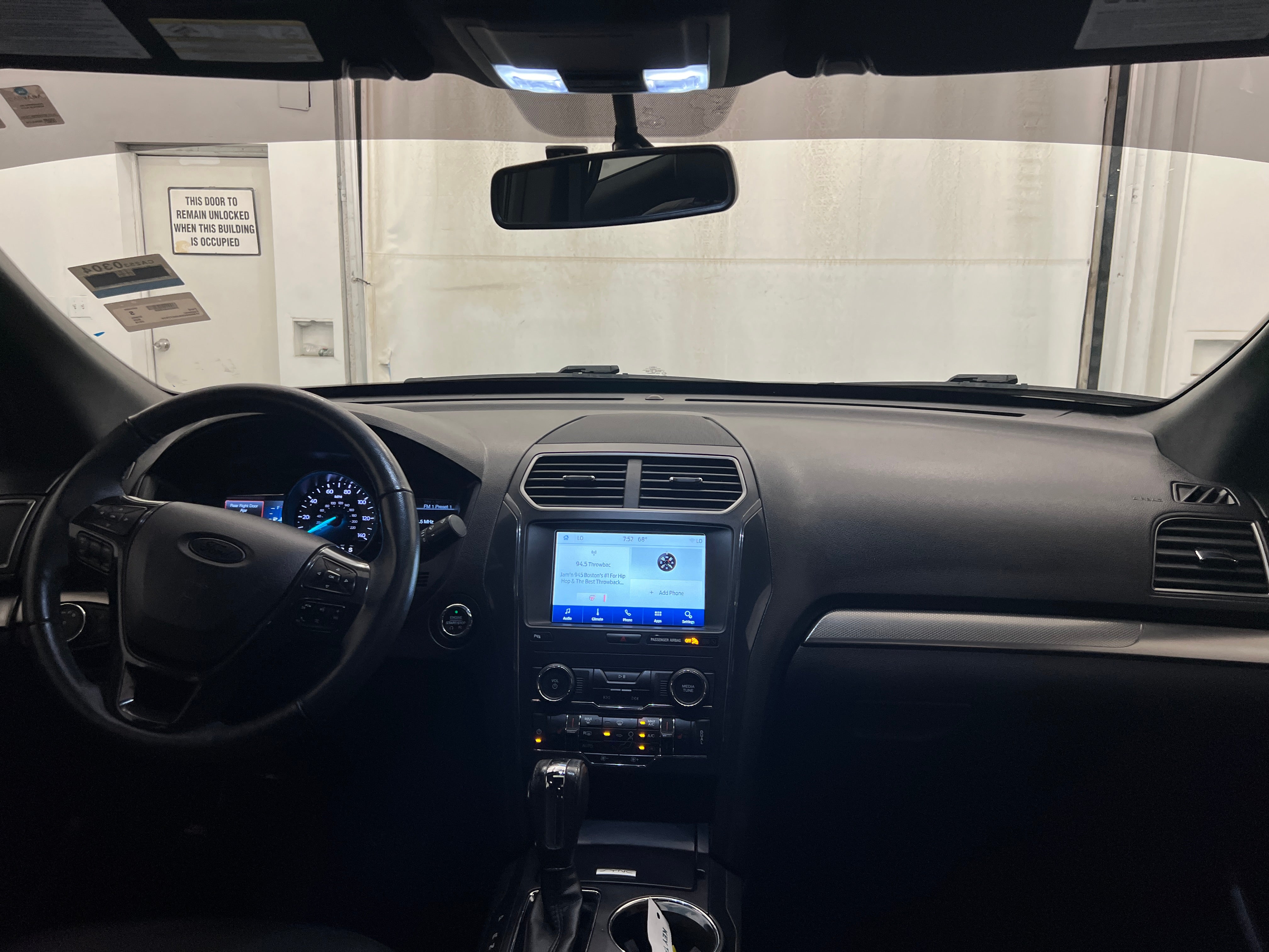 2018 Ford Explorer XLT 2