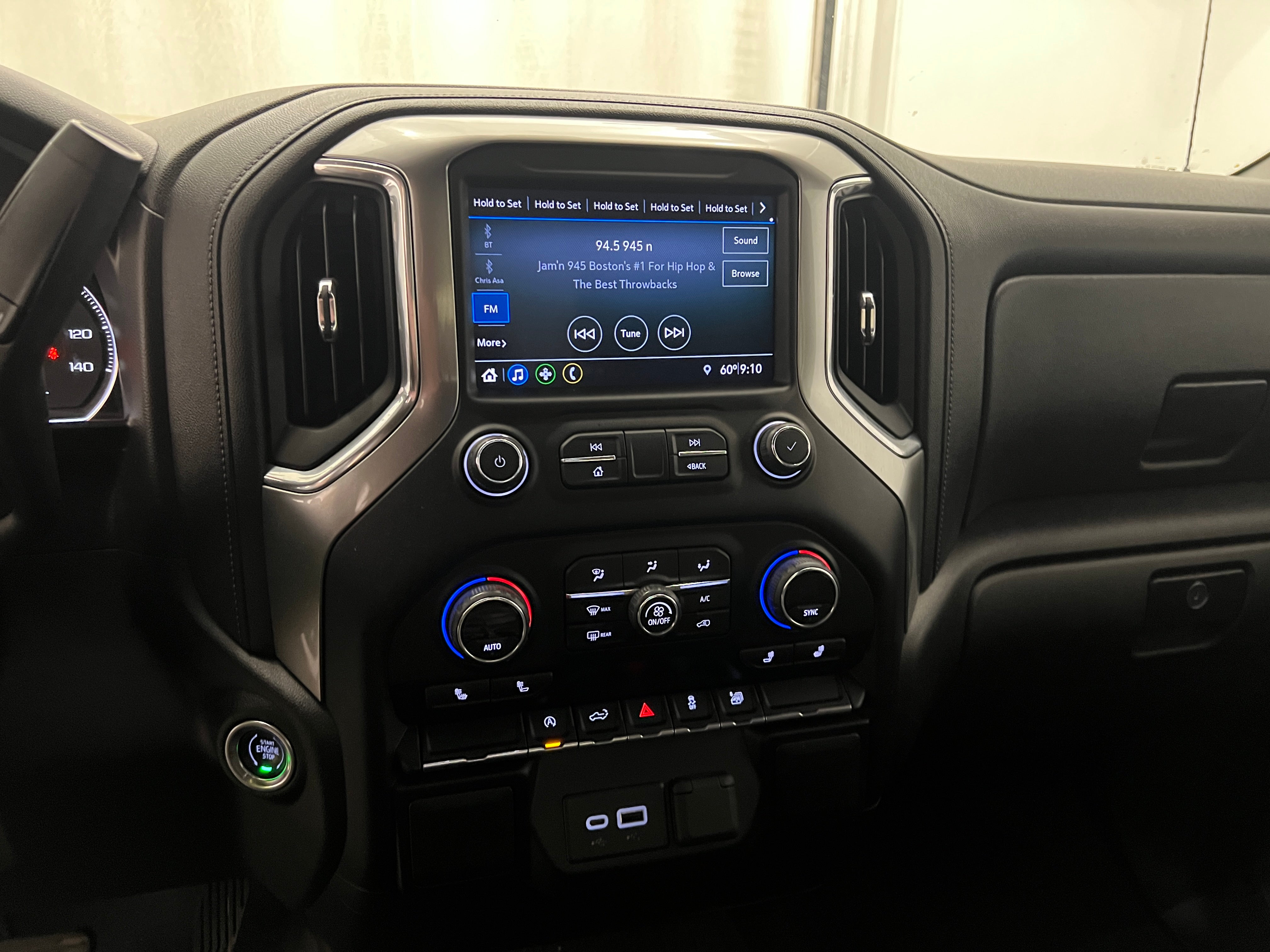 2019 Chevrolet Silverado 1500 RST 4