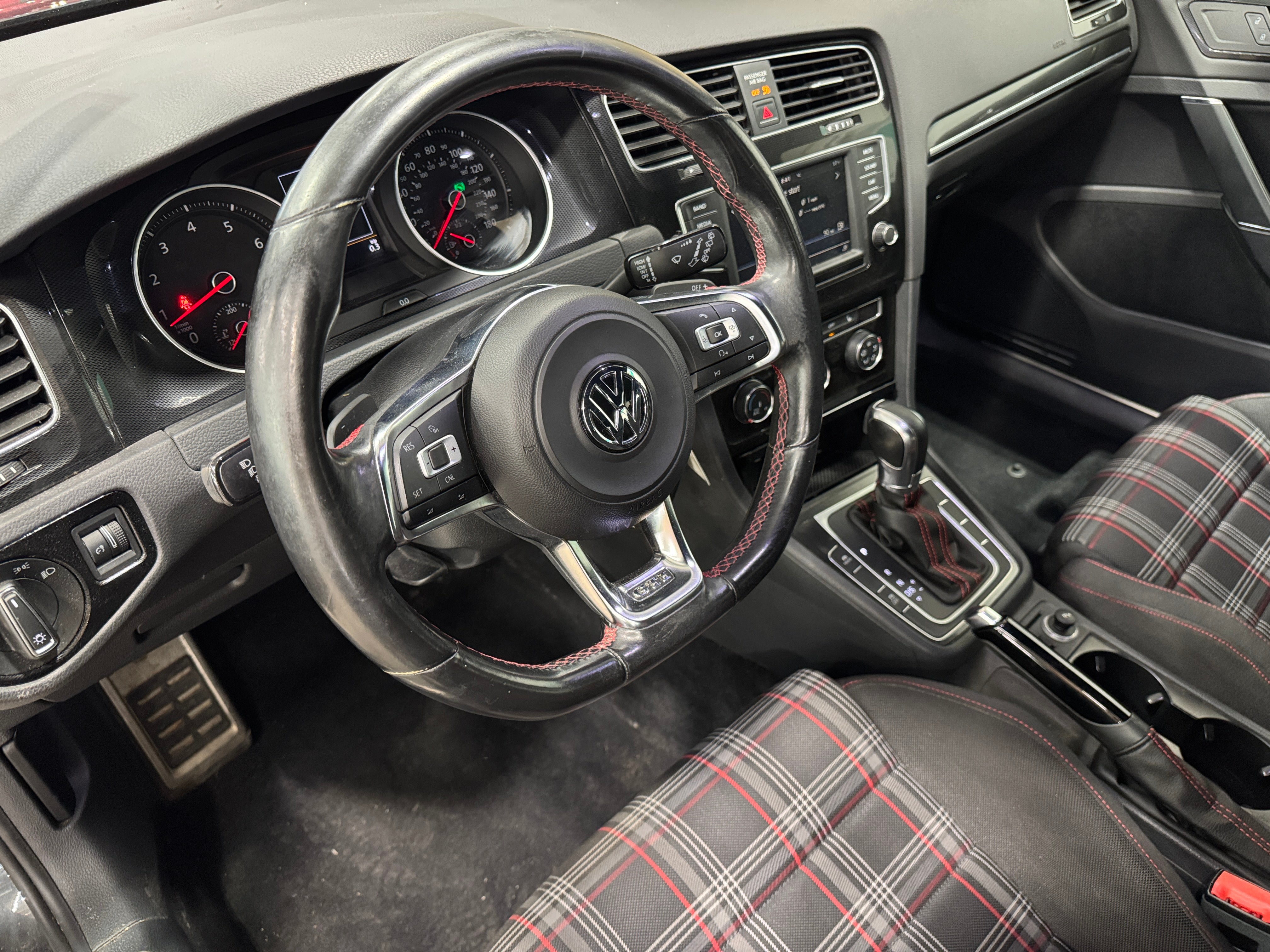2016 Volkswagen Golf GTI S 3