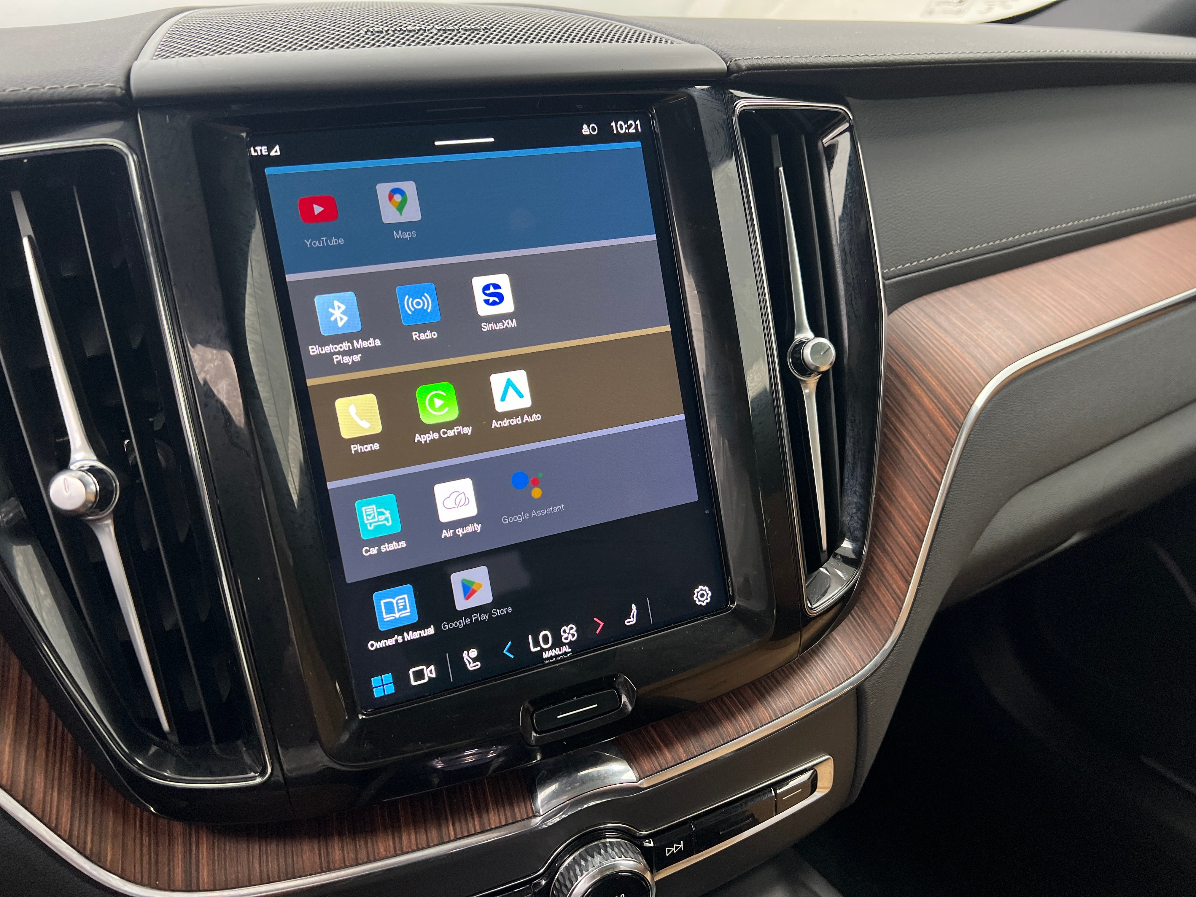 2024 Volvo XC60 Recharge Core 3