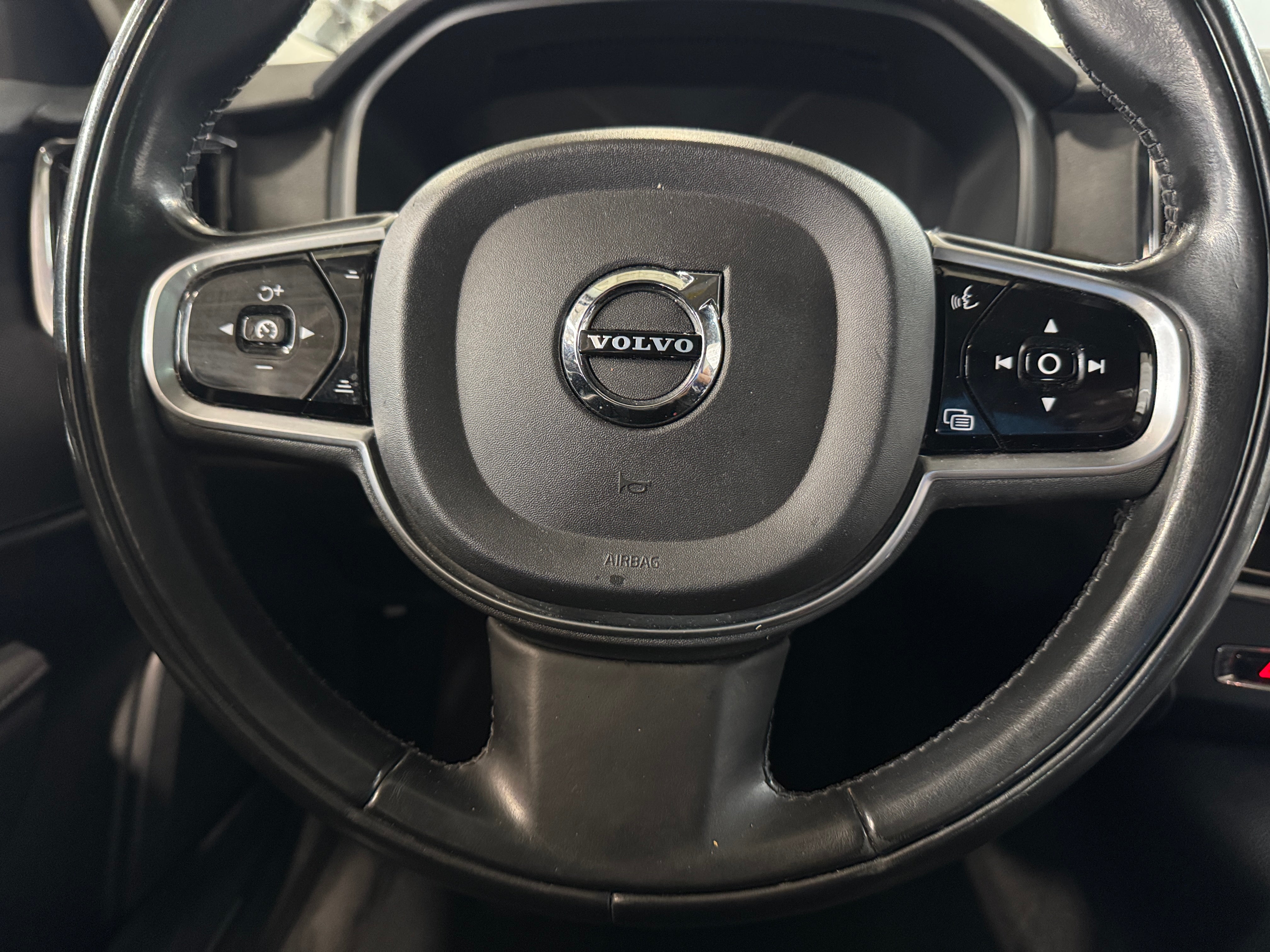 2018 Volvo S90 T5 Momentum 4