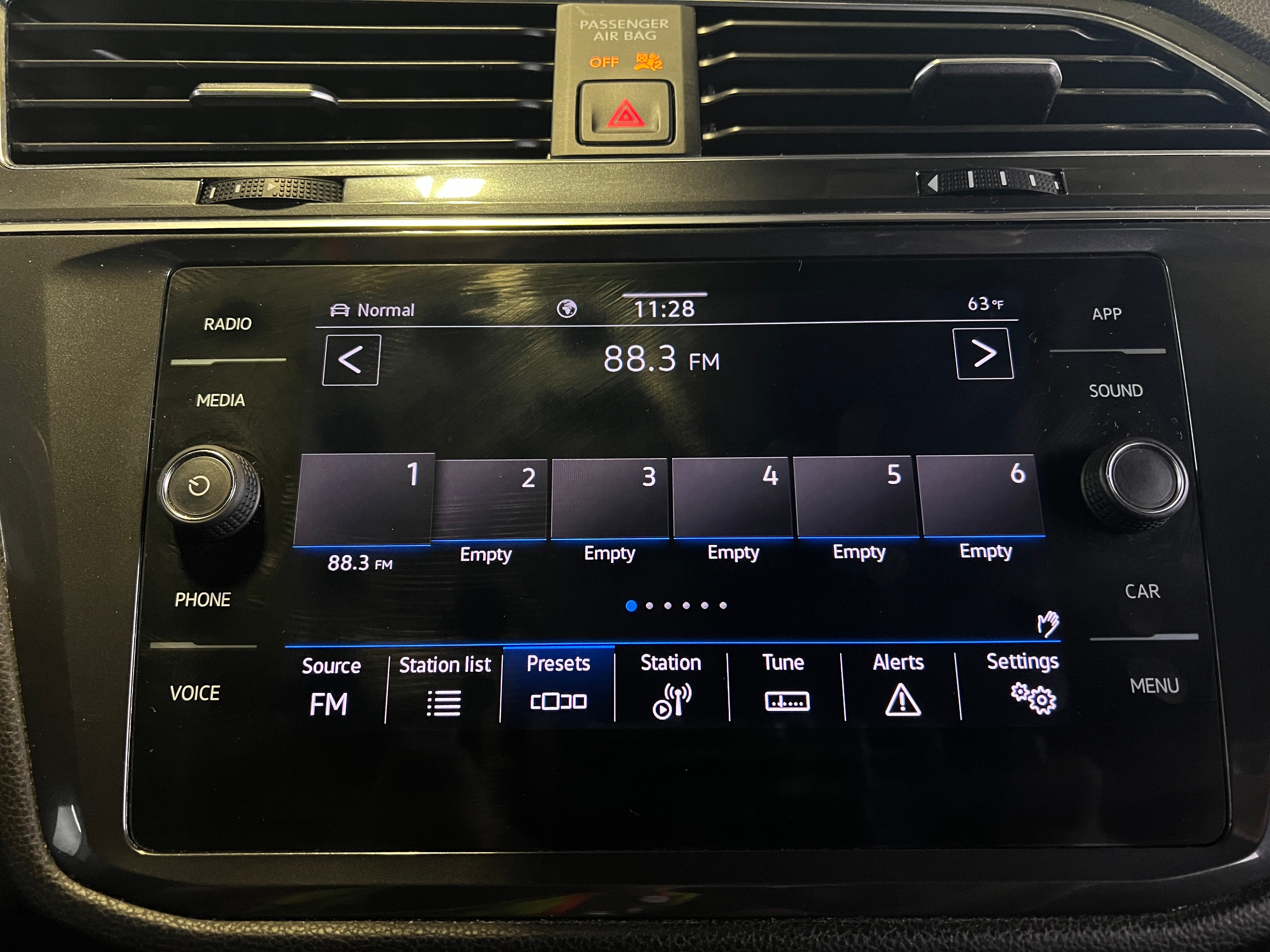 2022 Volkswagen Tiguan SE R-Line Black 4