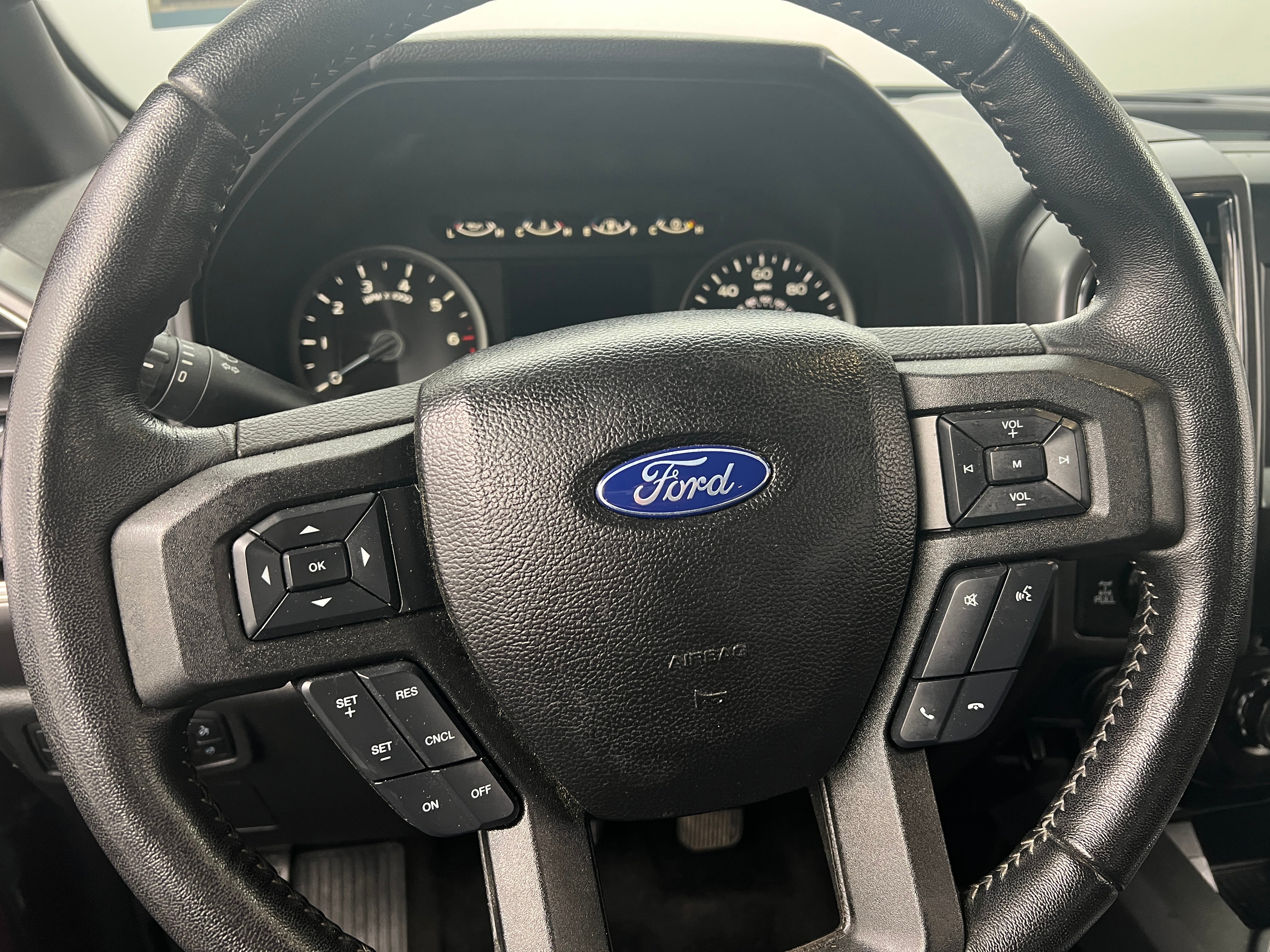 2017 Ford Econoline E-150 5