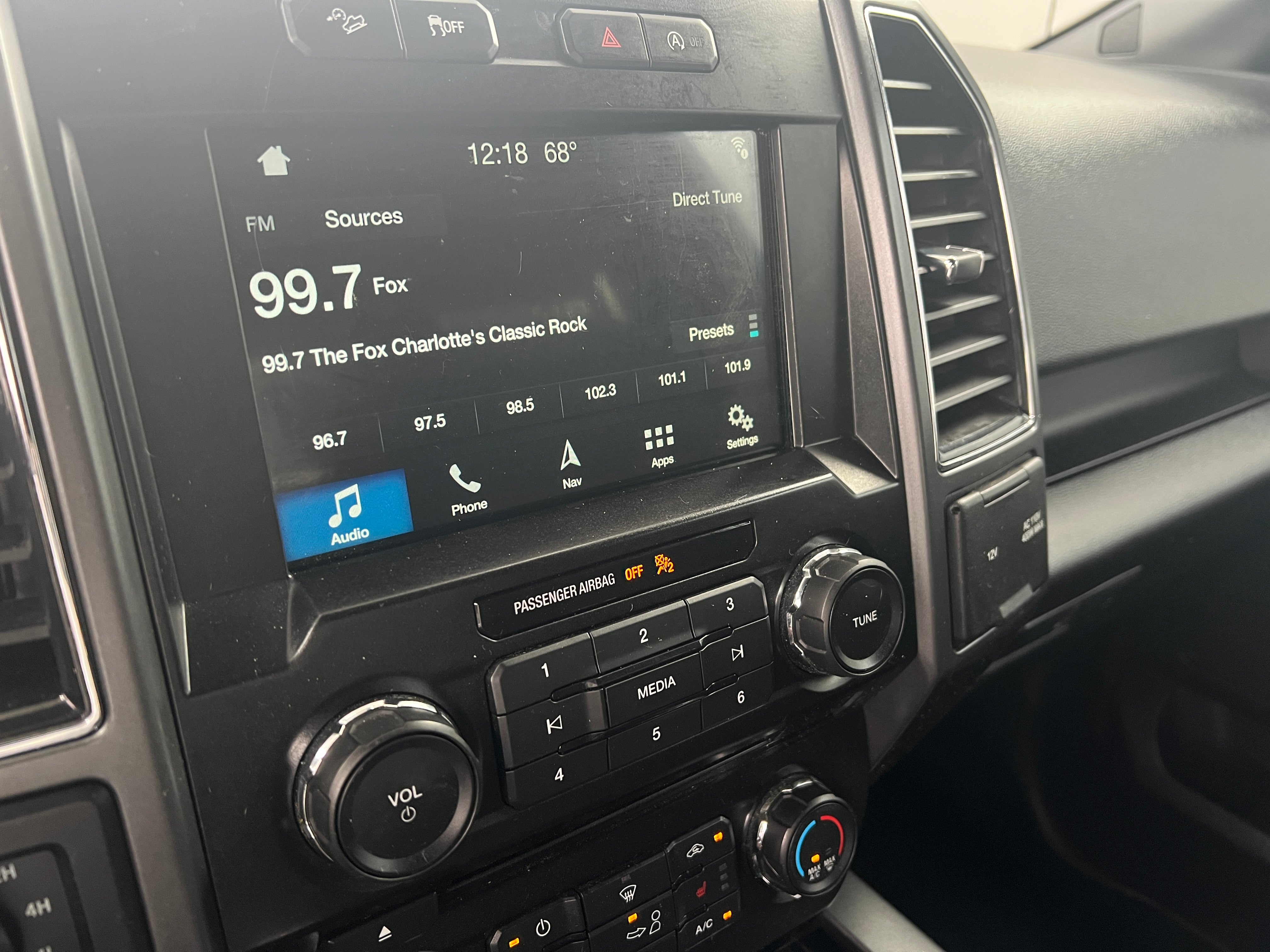 2017 Ford Econoline E-150 4