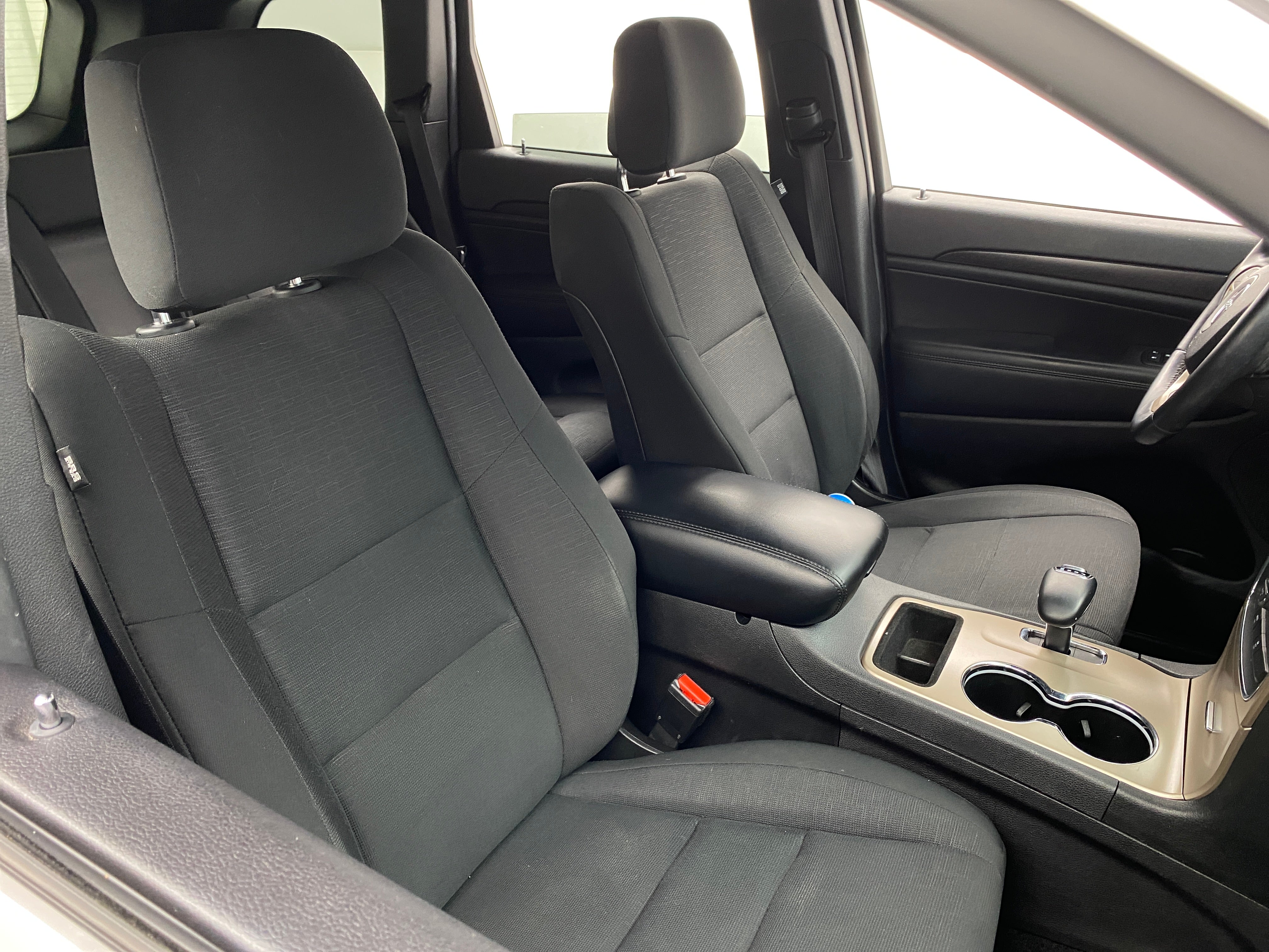 2014 Jeep Grand Cherokee Laredo 2