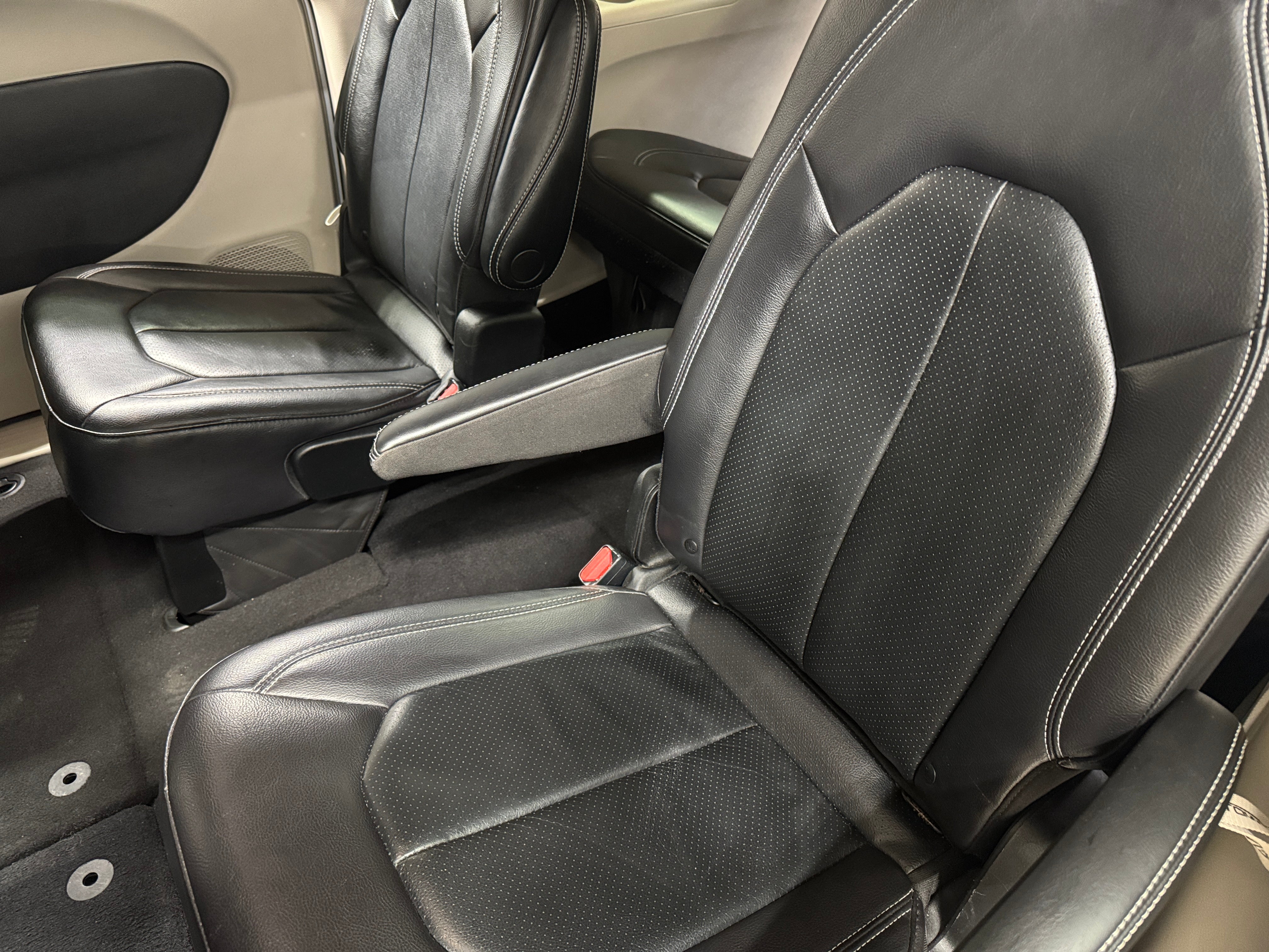 2022 Chrysler Pacifica Touring L 5