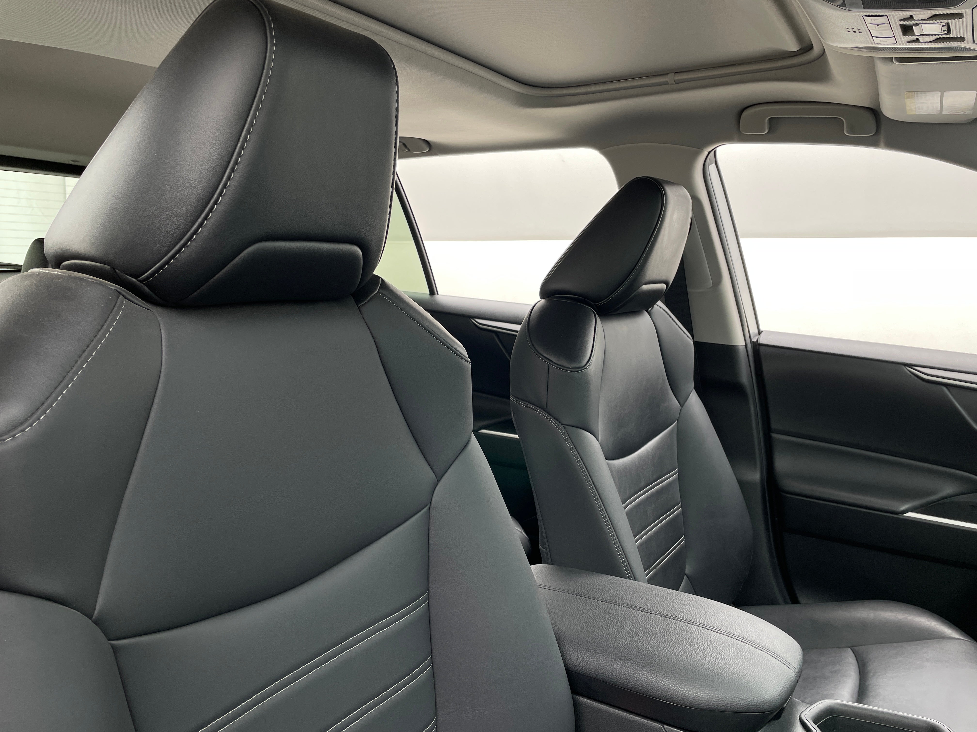 2021 Toyota RAV4 XLE Premium 2