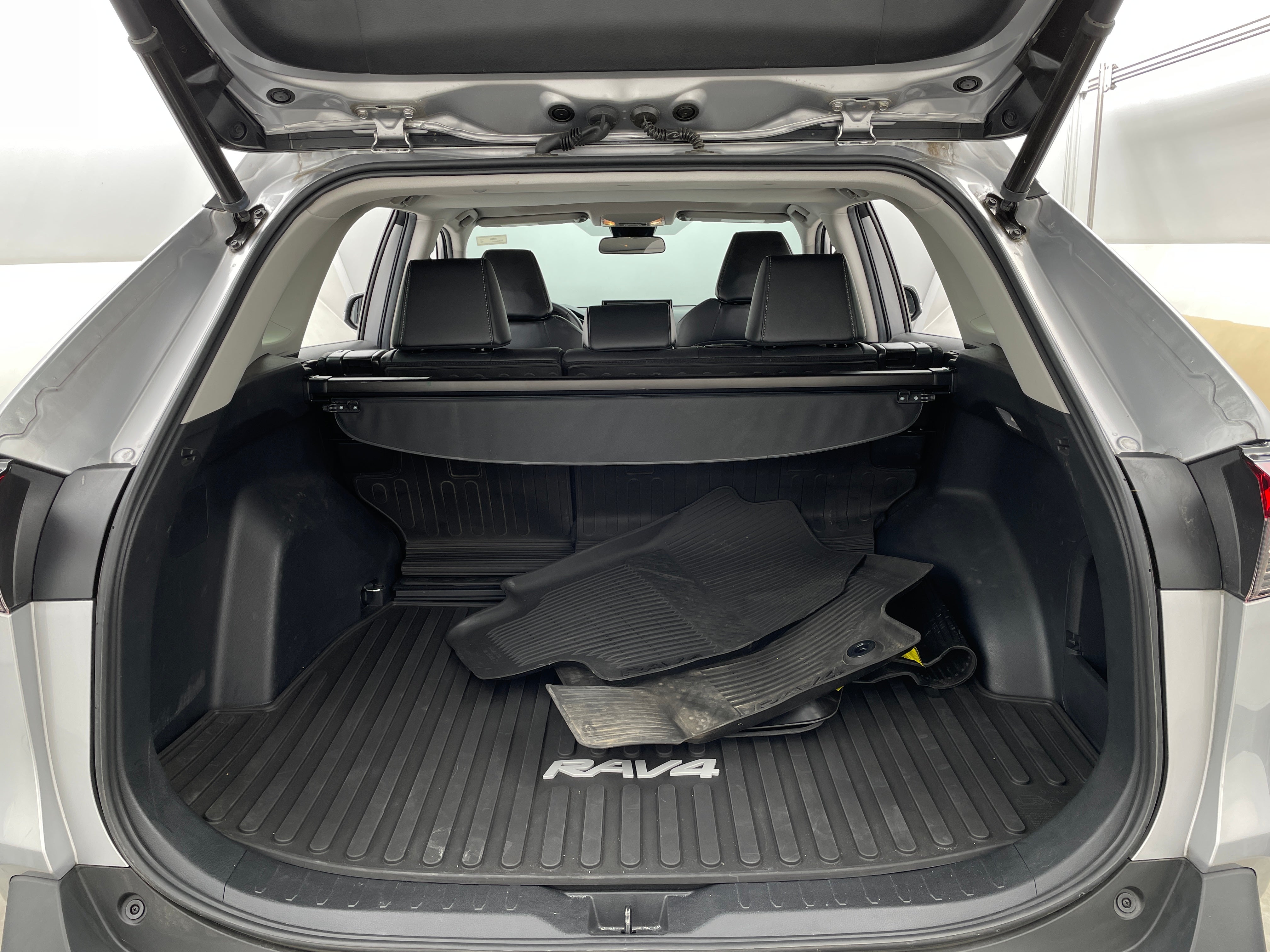 2021 Toyota RAV4 XLE Premium 7