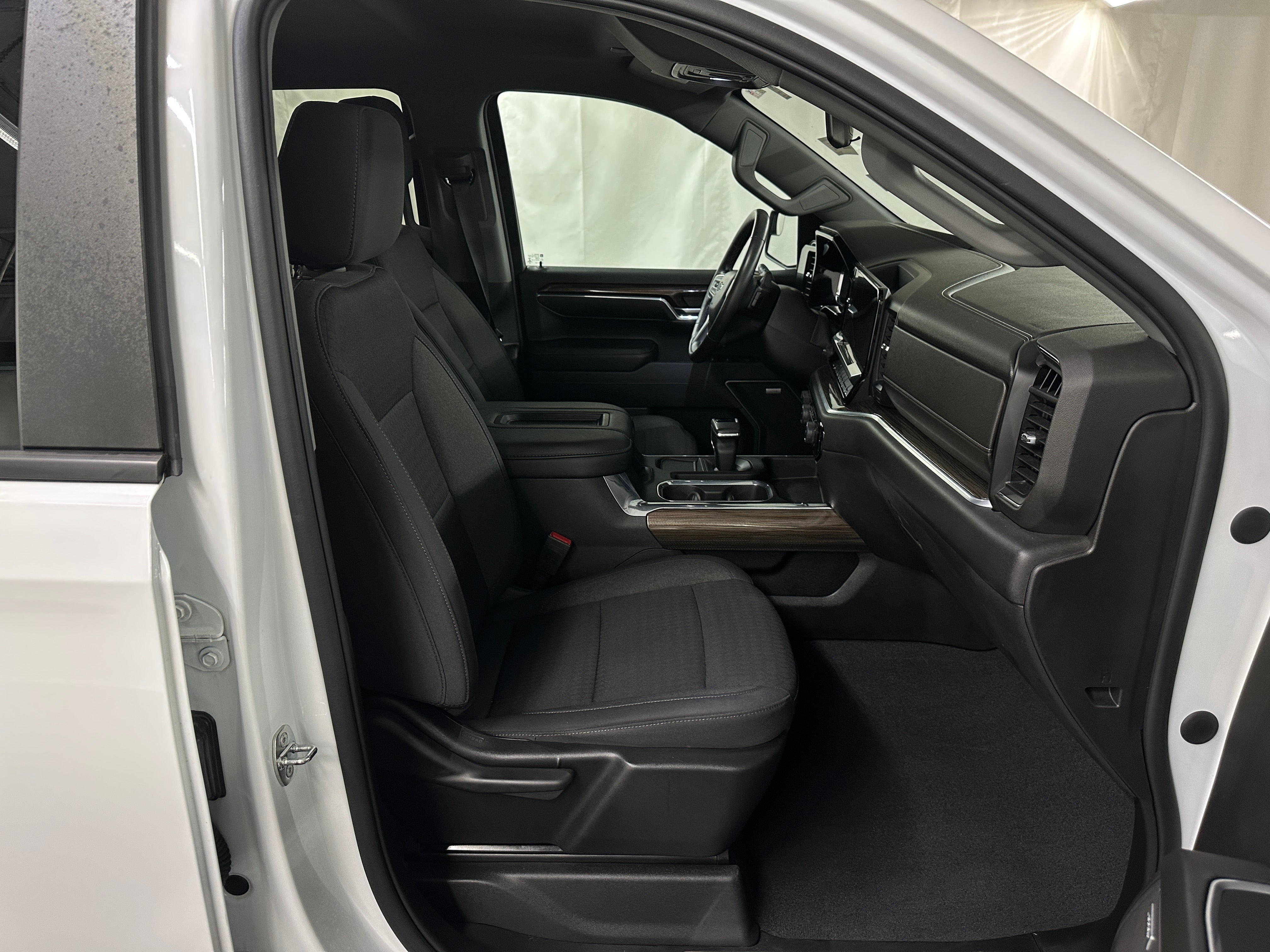 2022 Chevrolet Silverado 1500 RST 2
