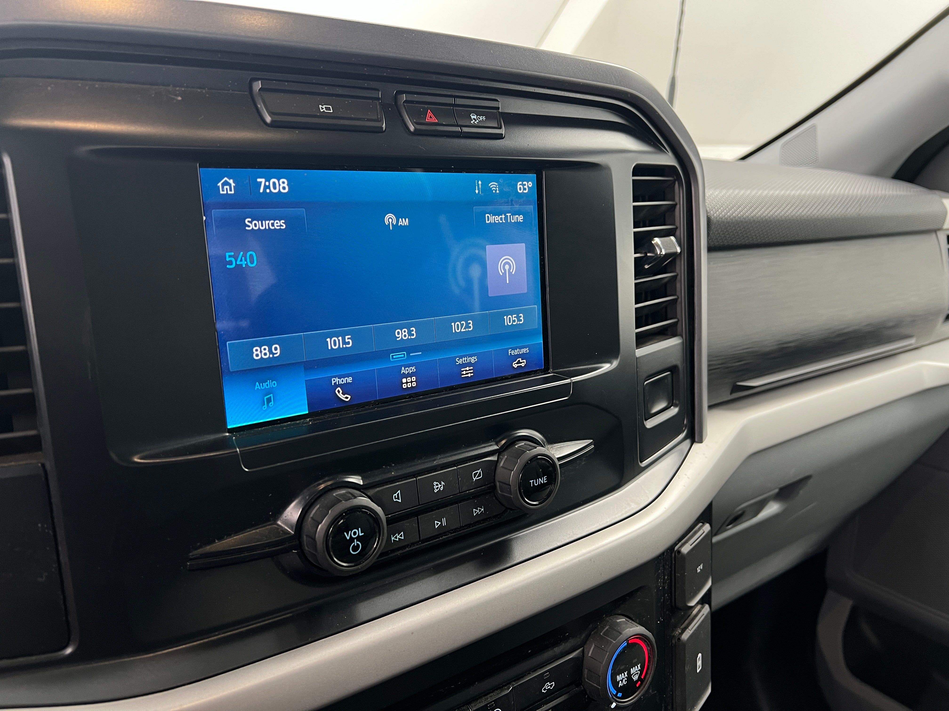 2023 Ford Econoline E-150 4