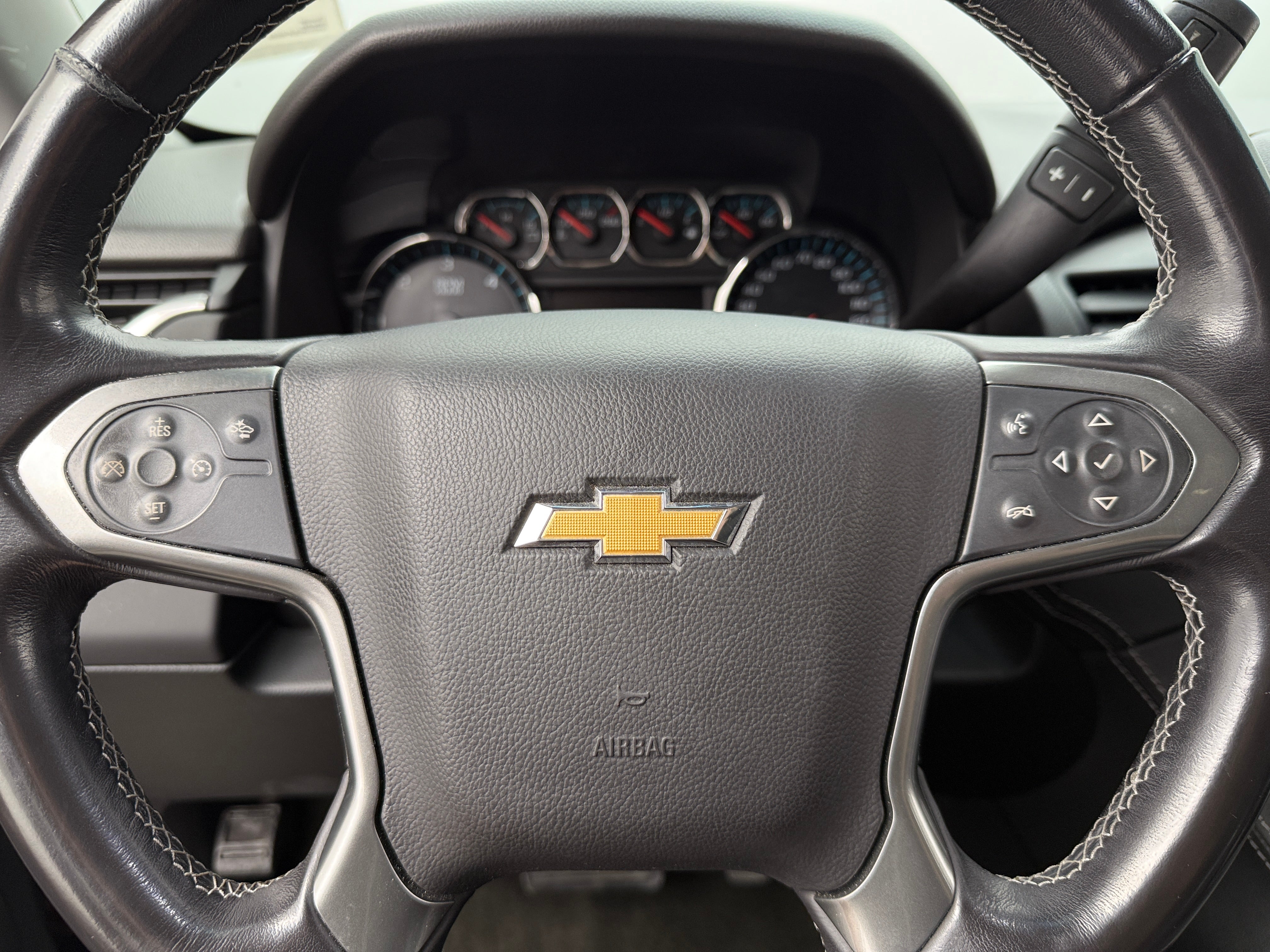 2018 Chevrolet Suburban LT 4