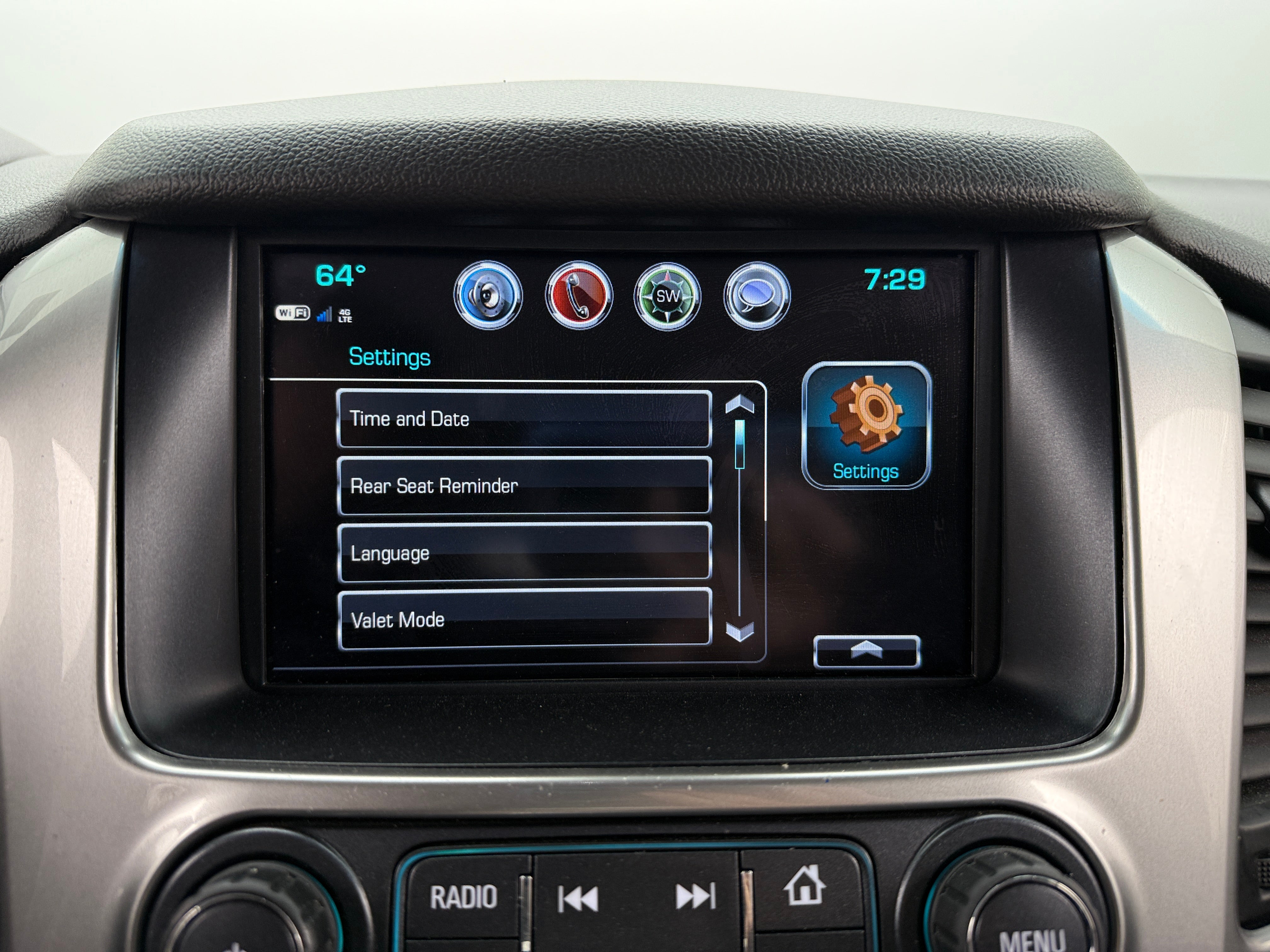 2018 Chevrolet Suburban LT 3