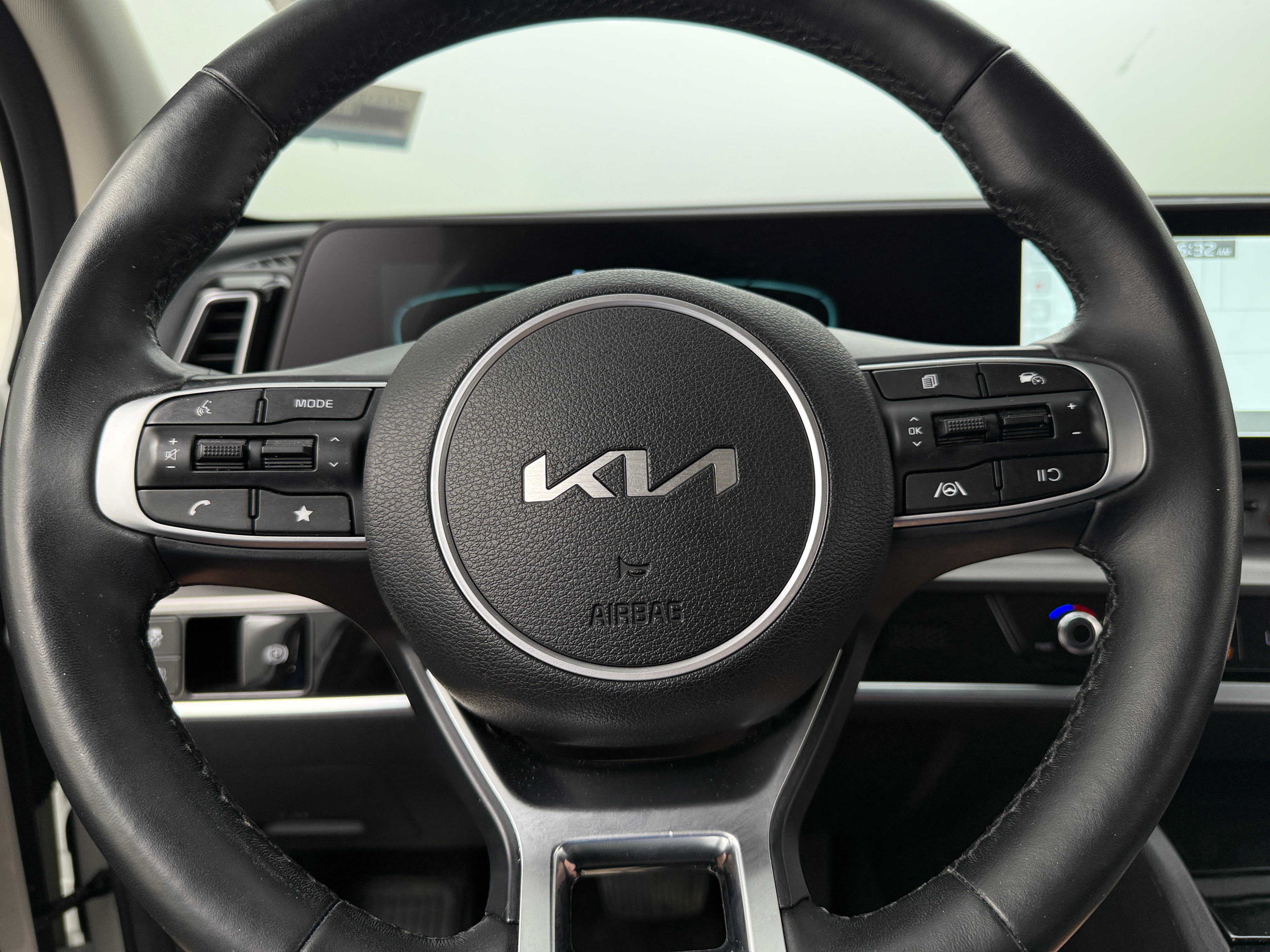 2023 Kia Sportage EX 4