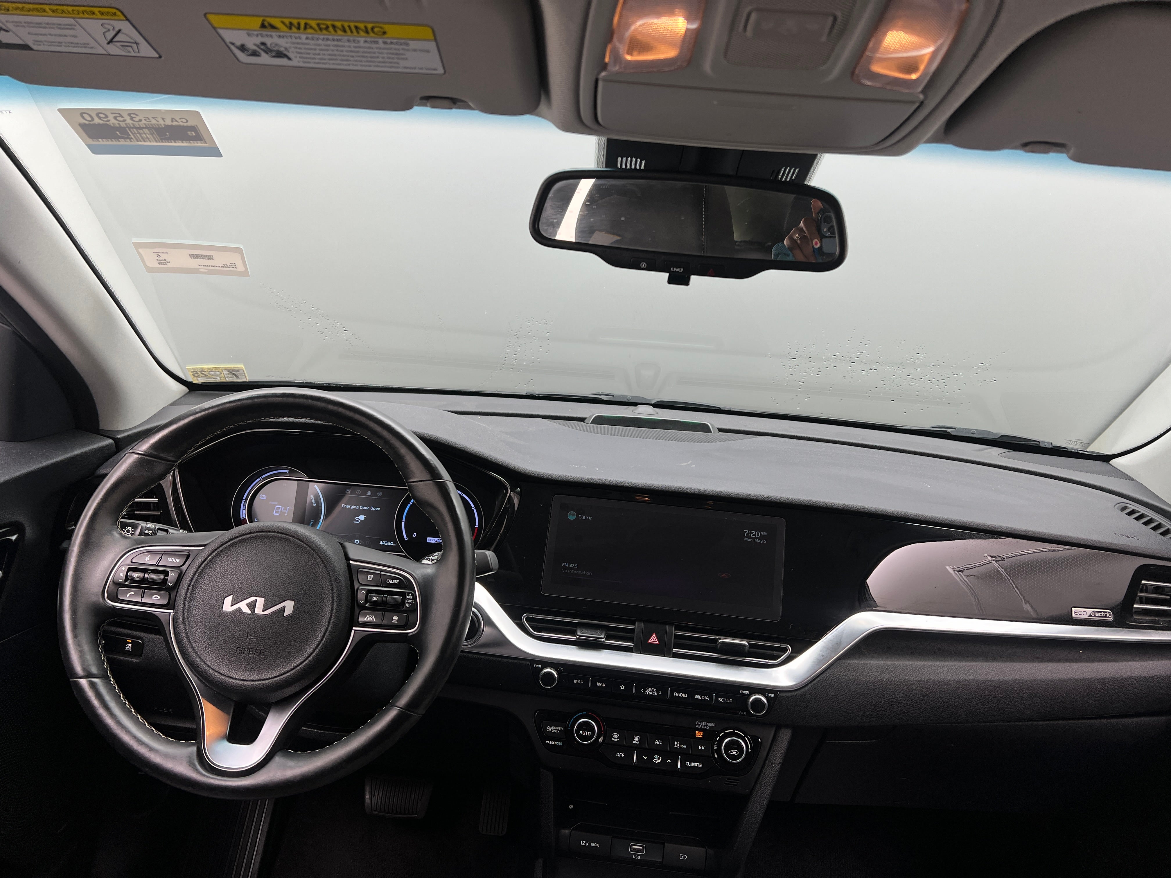 2022 Kia Niro EX 2