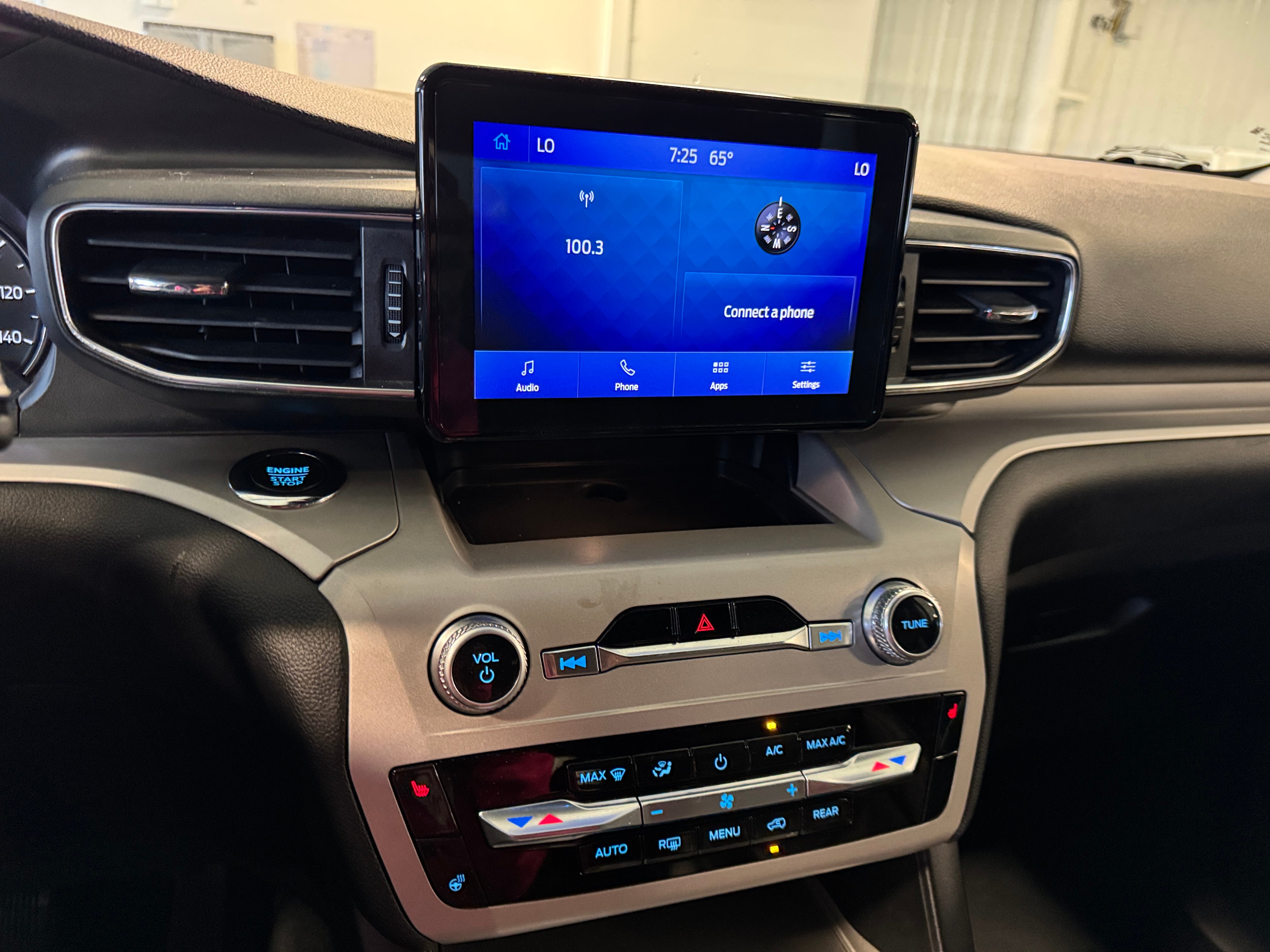 2023 Ford Explorer XLT 4