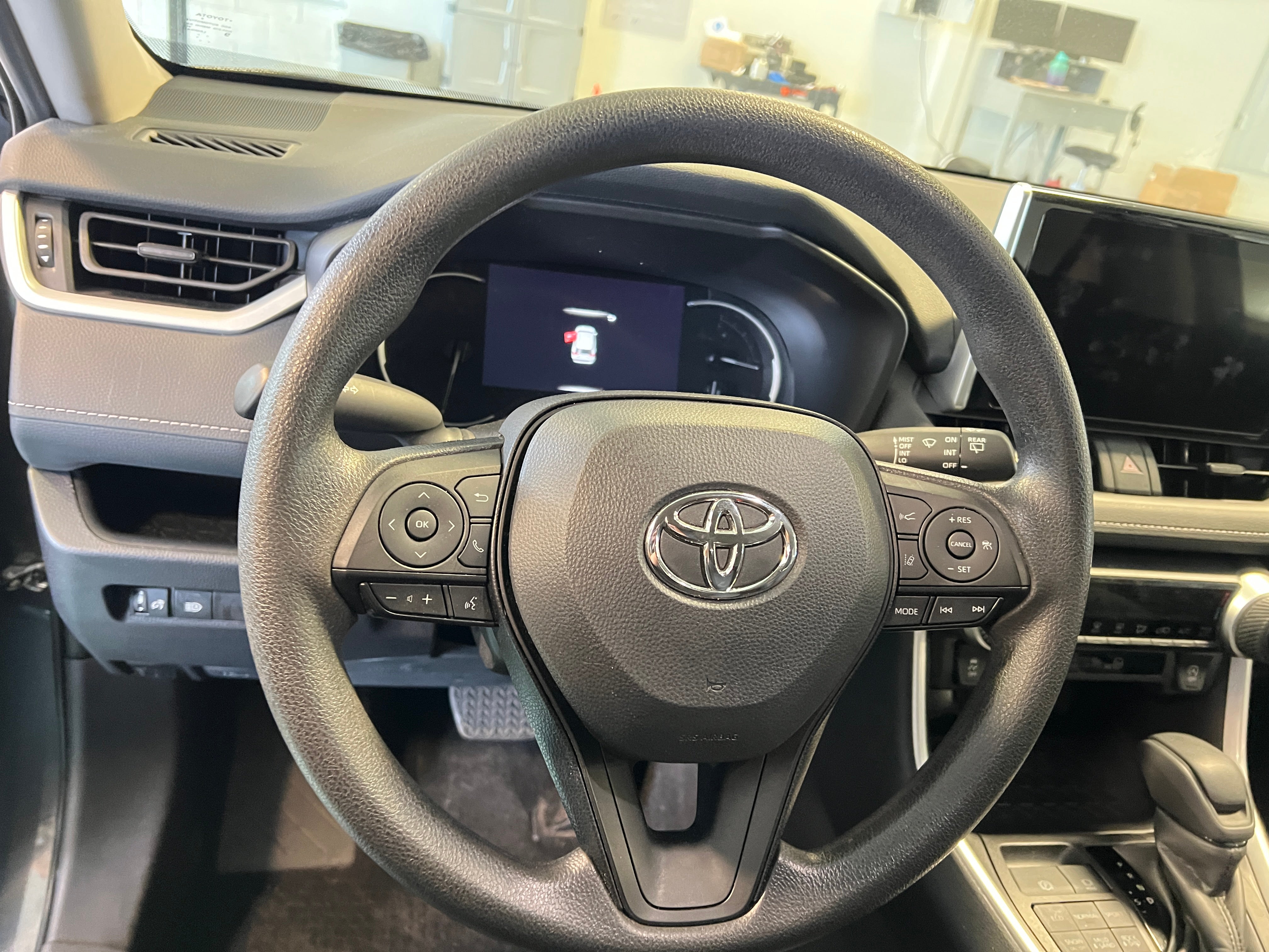 2024 Toyota RAV4 LE 5