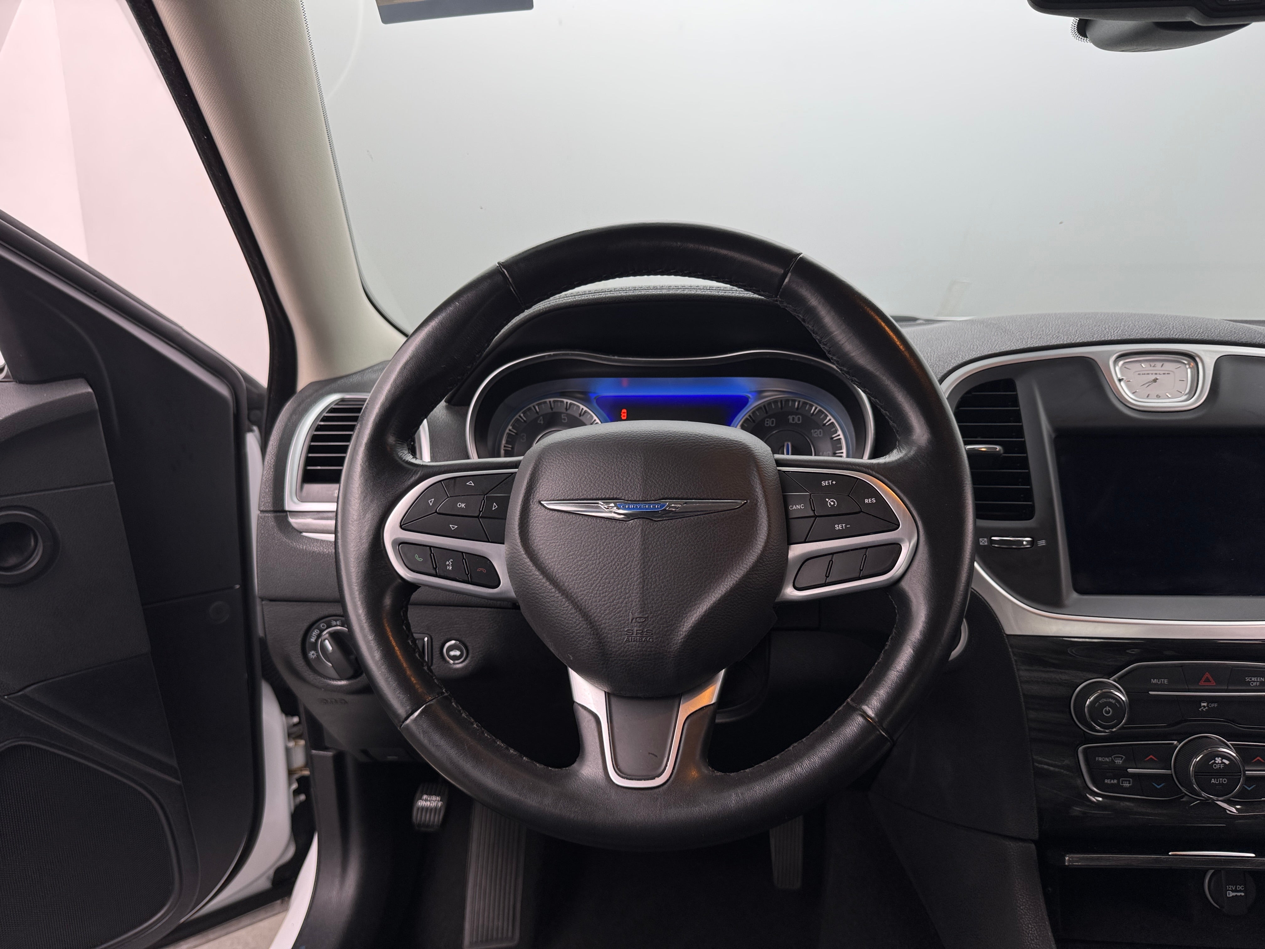 2022 Chrysler 300 Touring 5