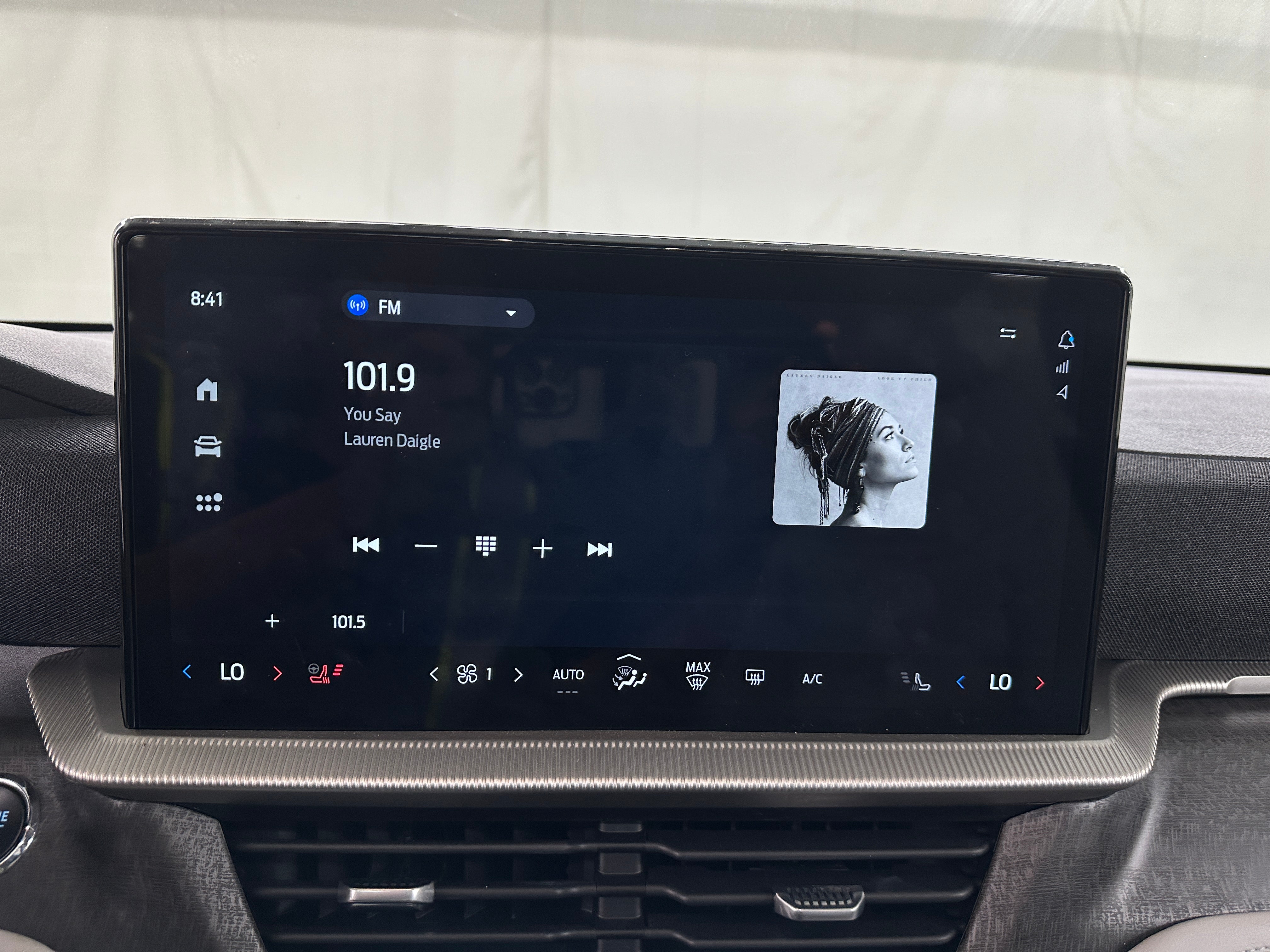 2025 Ford Explorer Platinum 3
