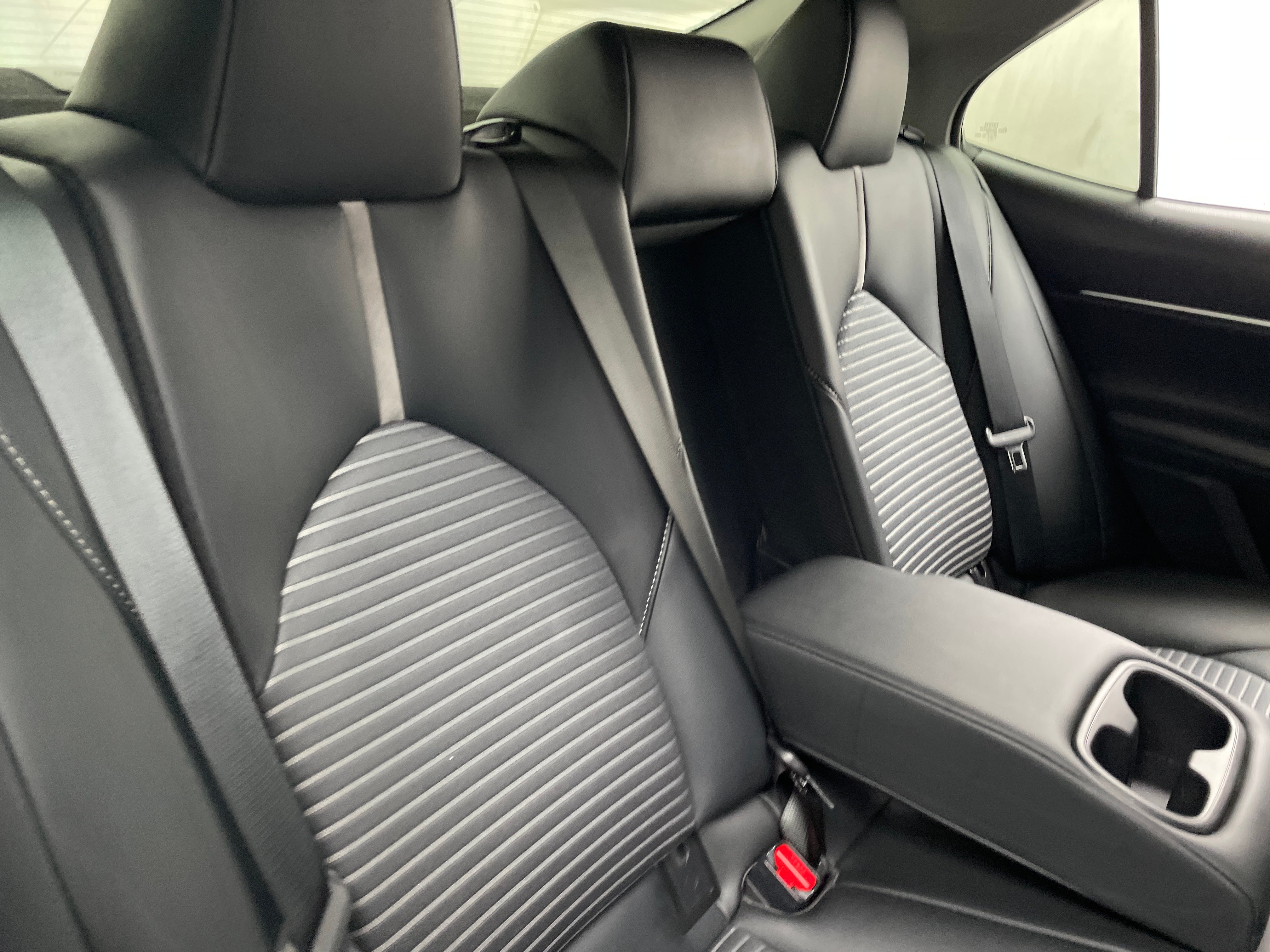 2020 Toyota Camry SE 5
