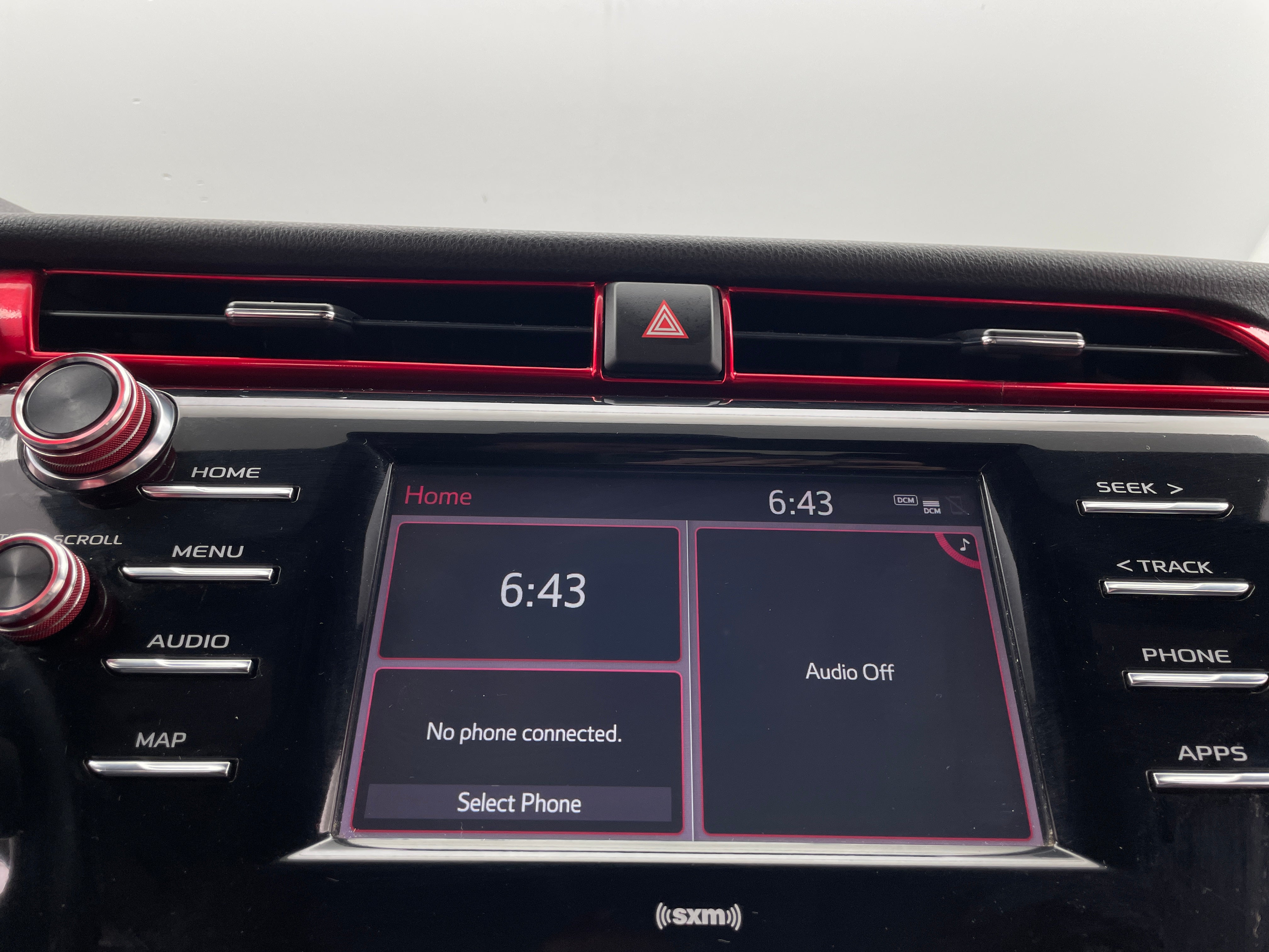 2020 Toyota Camry SE 3