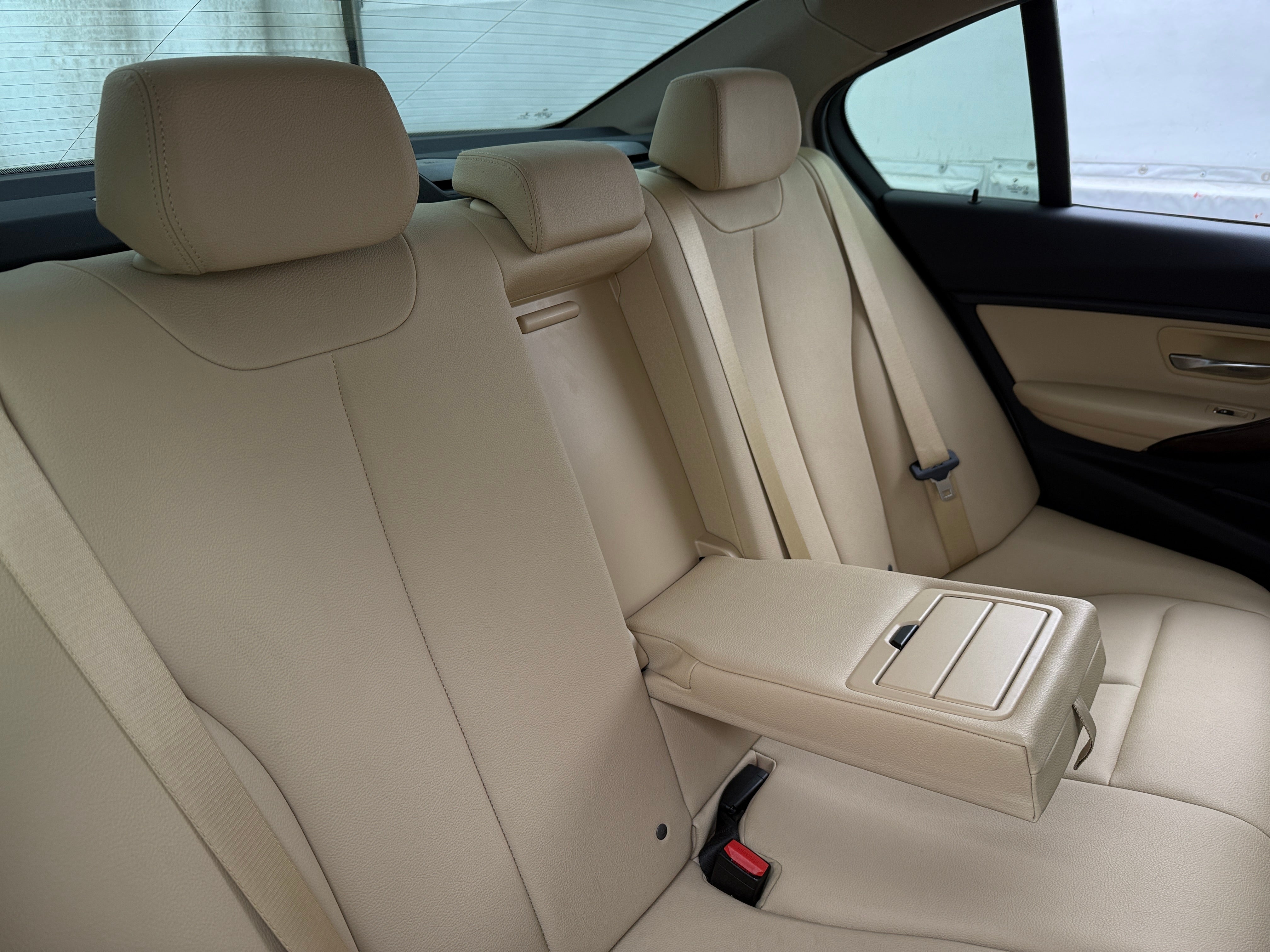 2017 BMW 3 Series 320i 5