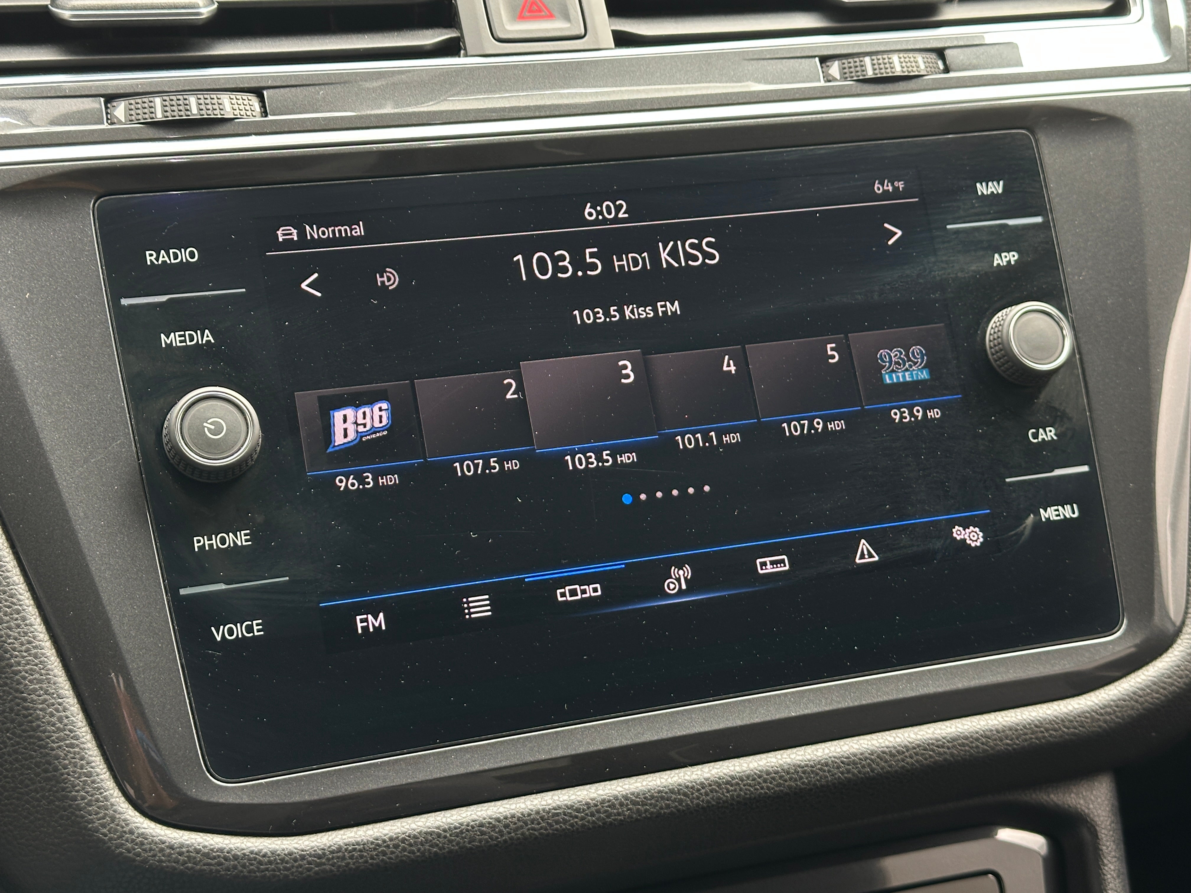 2022 Volkswagen Tiguan SE R-Line 3