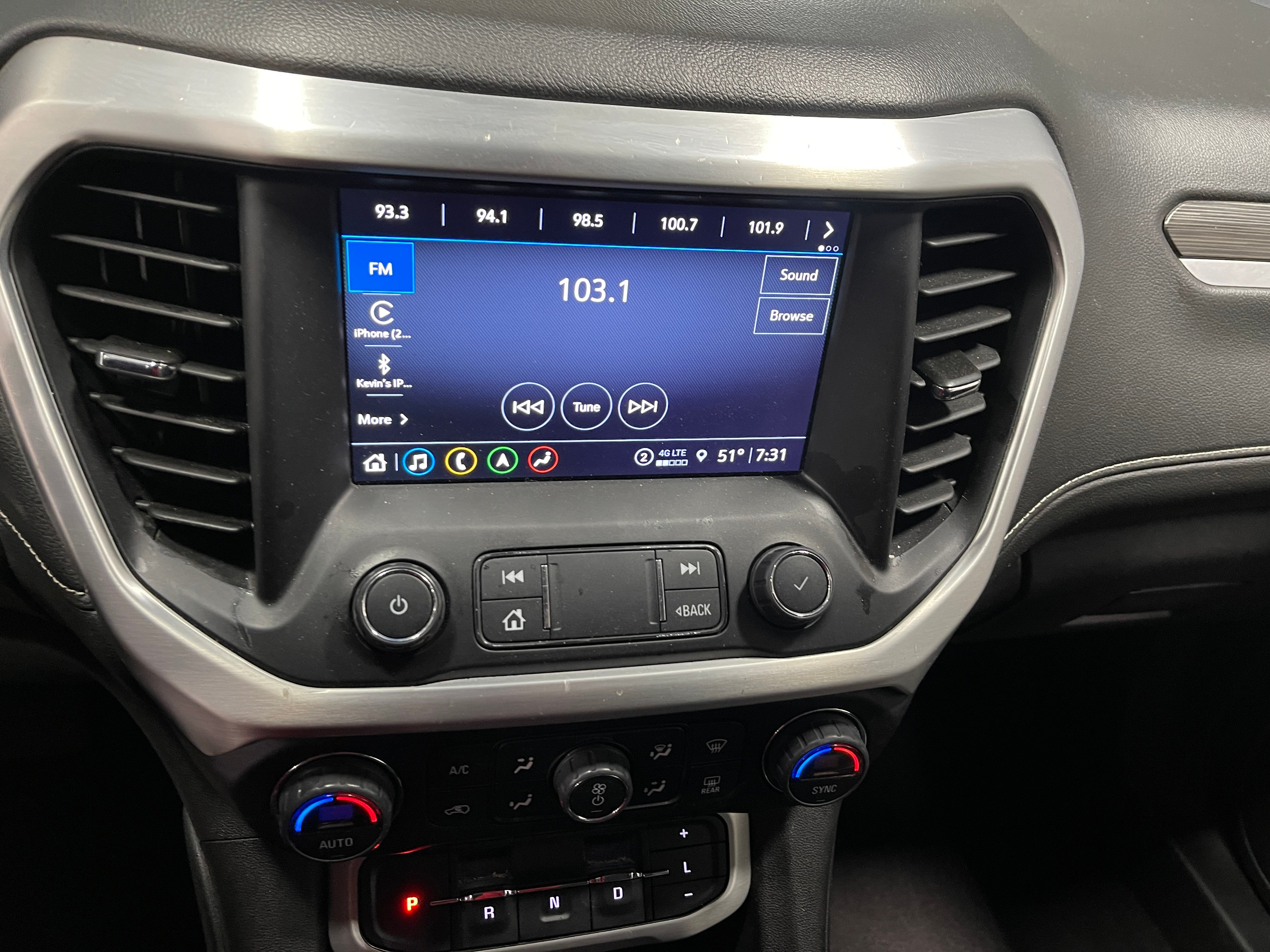 2023 GMC Acadia SLT 3