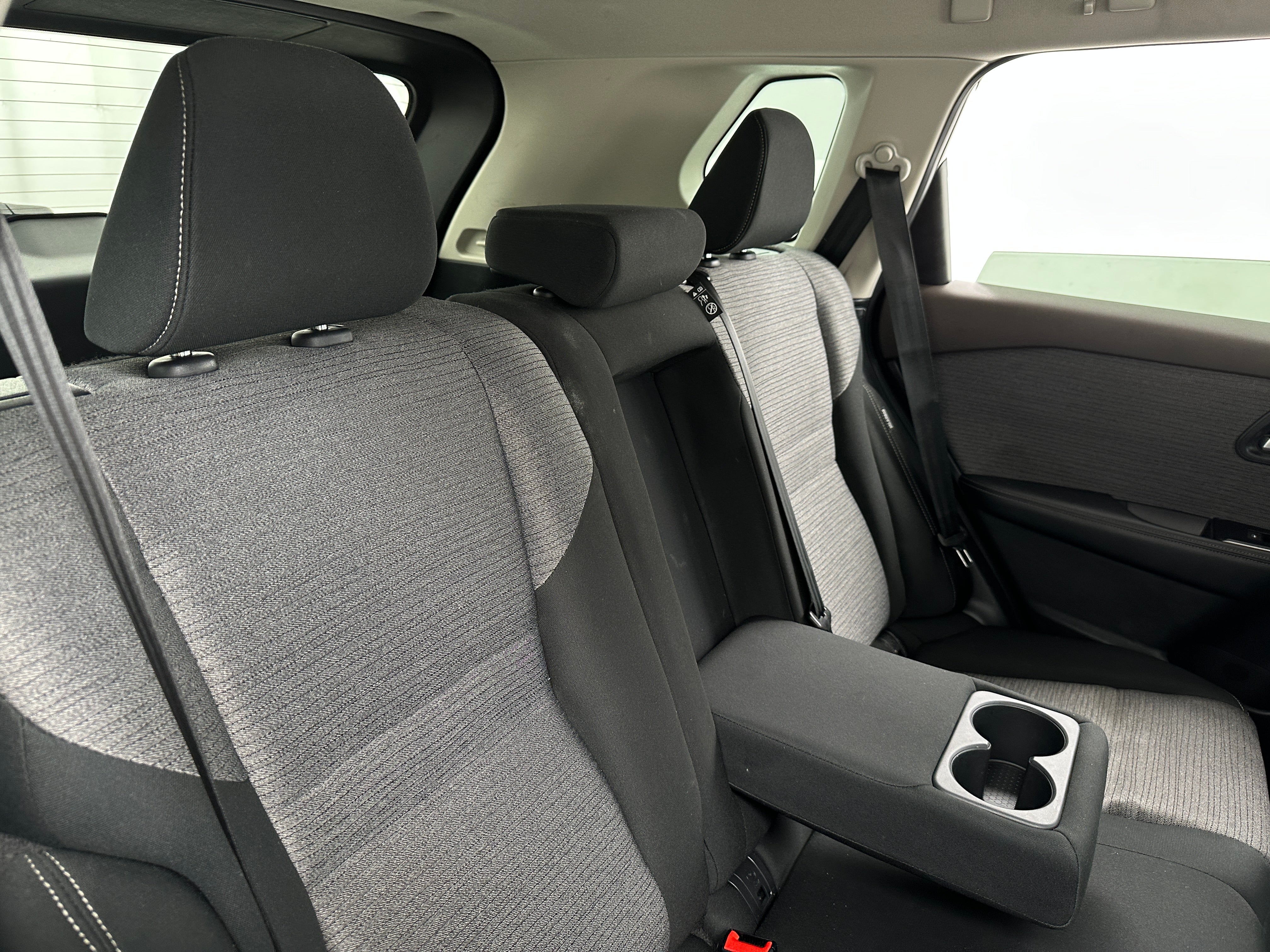 2023 Nissan Rogue SV 6