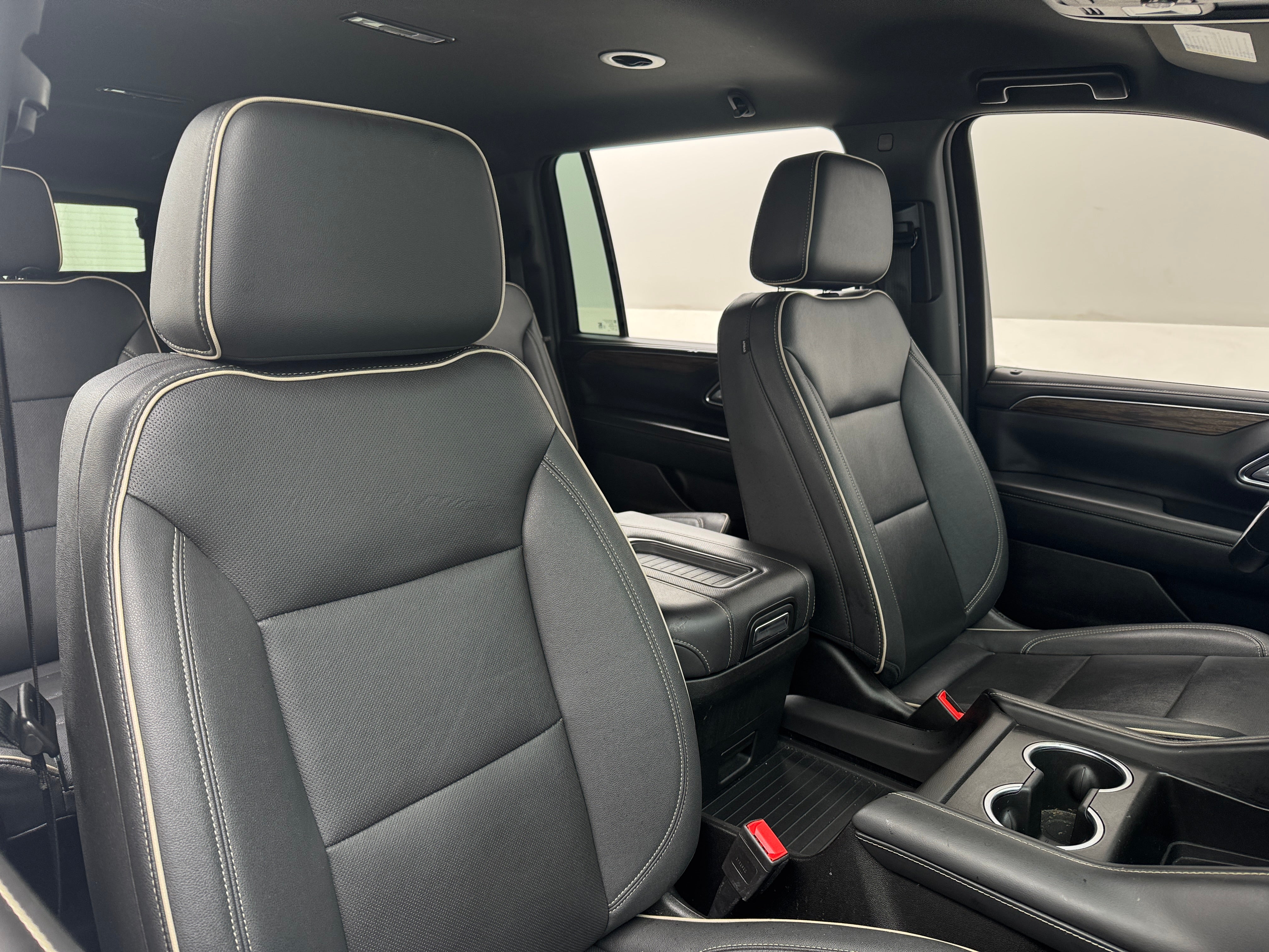 2023 Chevrolet Suburban Premier 2