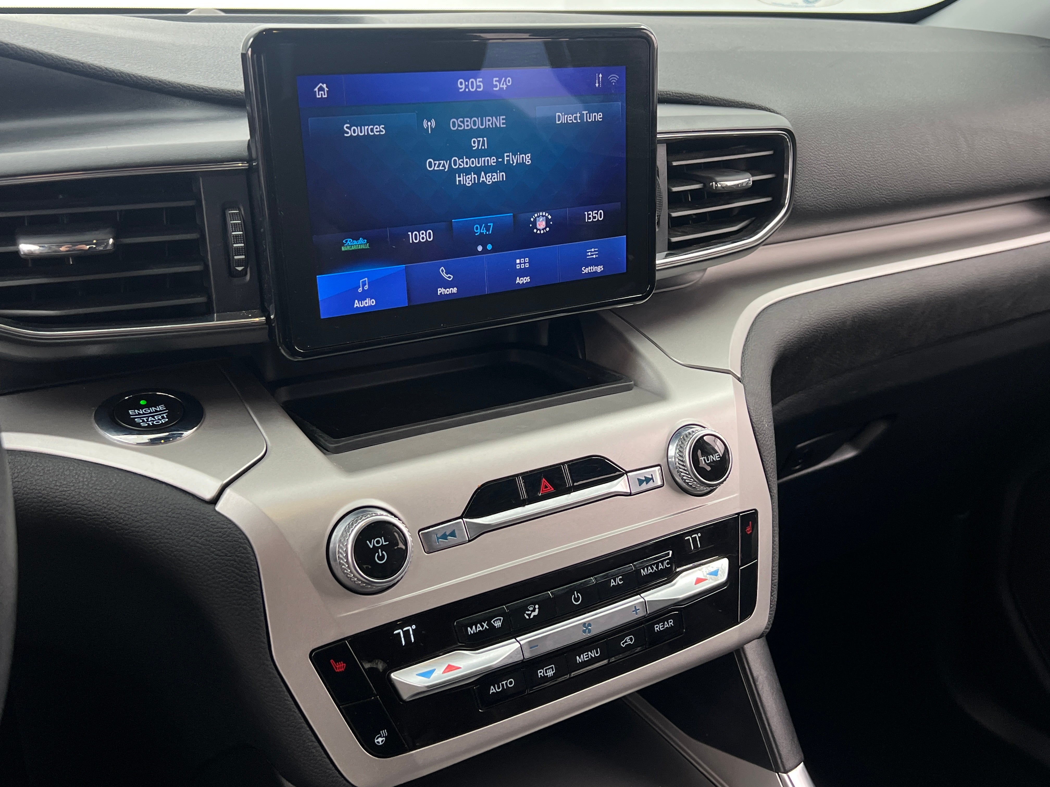 2021 Ford Explorer XLT 4