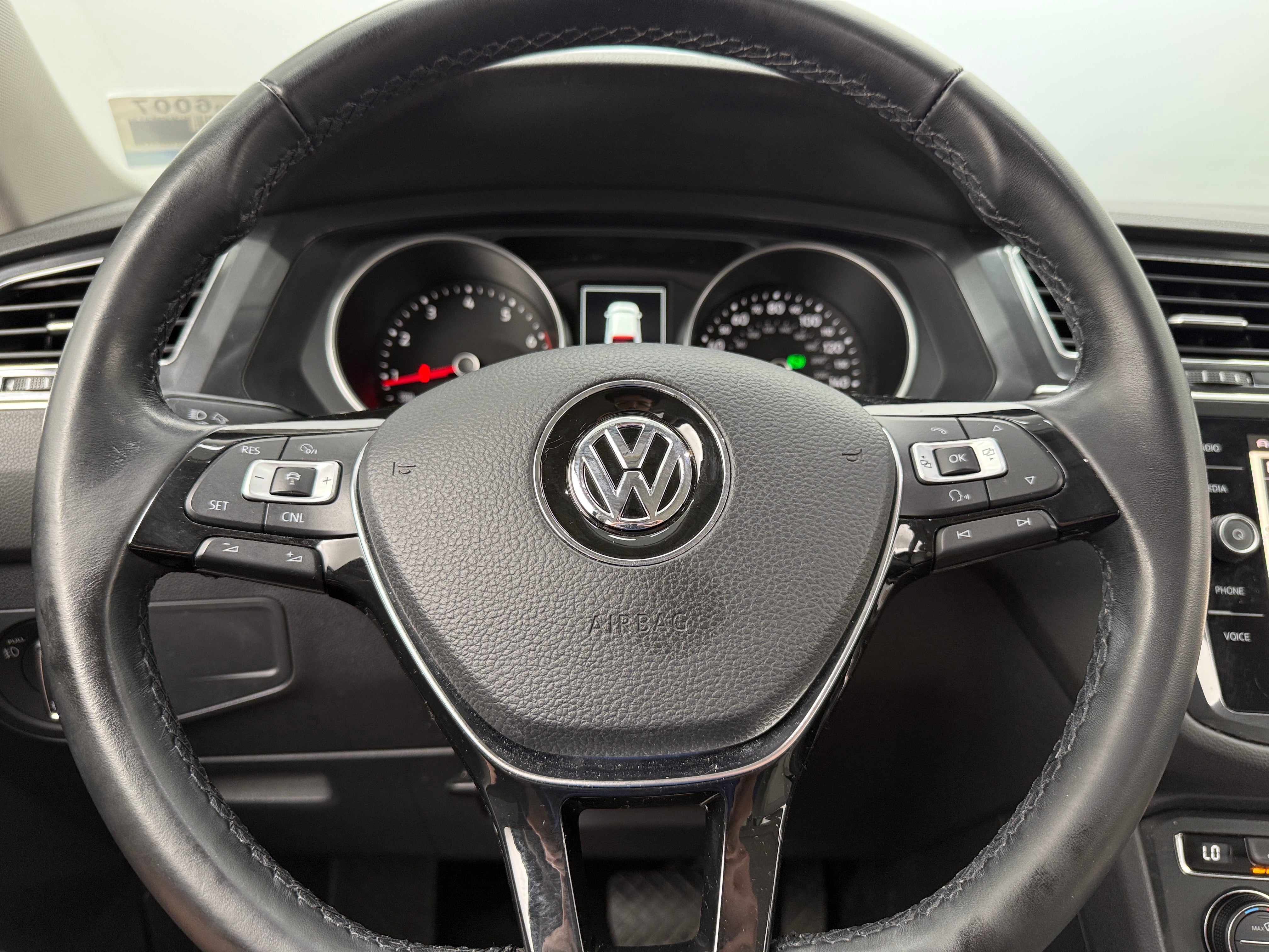 2018 Volkswagen Tiguan SEL 4