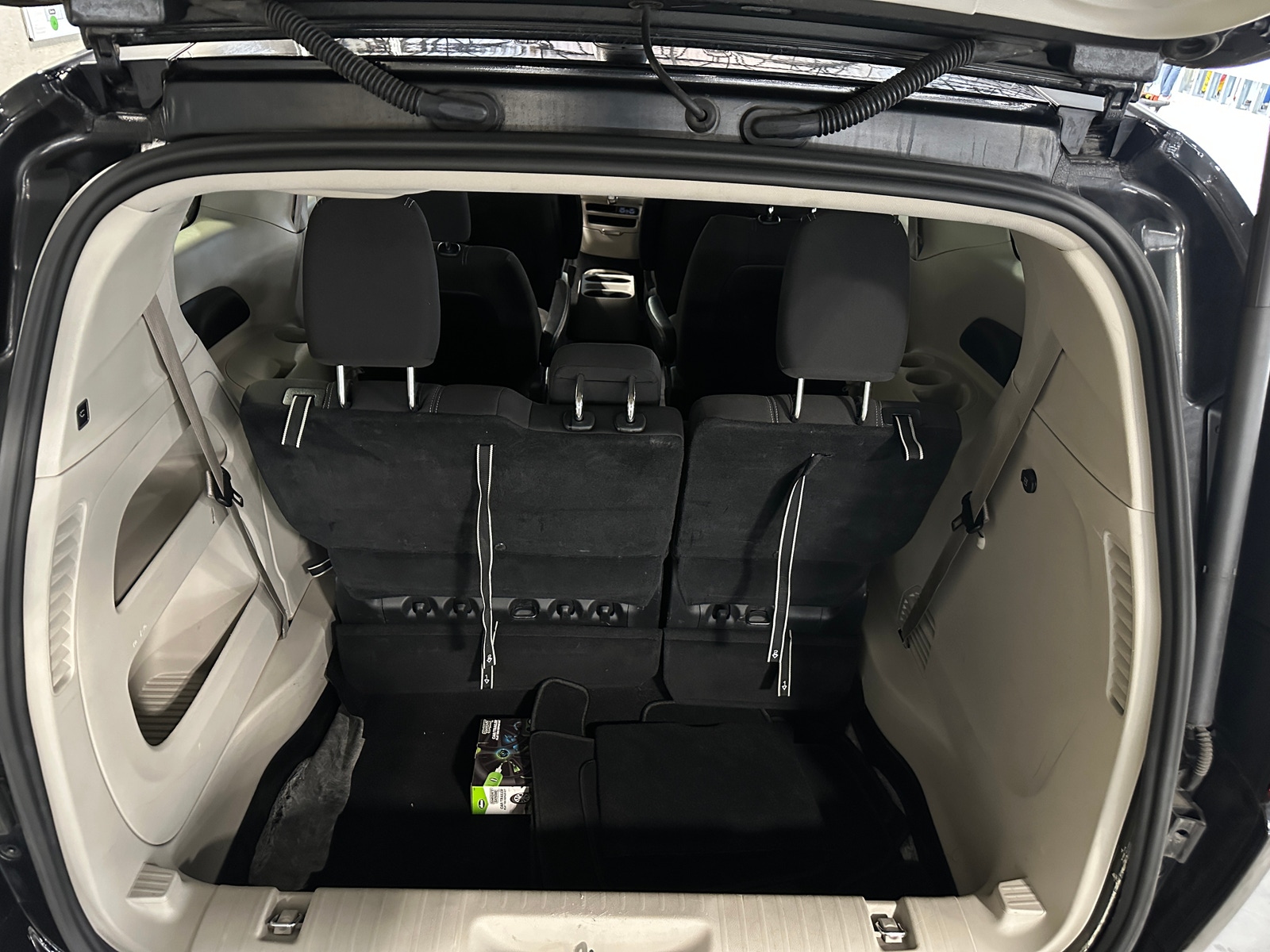 Thumbnail: 2023 Chrysler Voyager - 7
