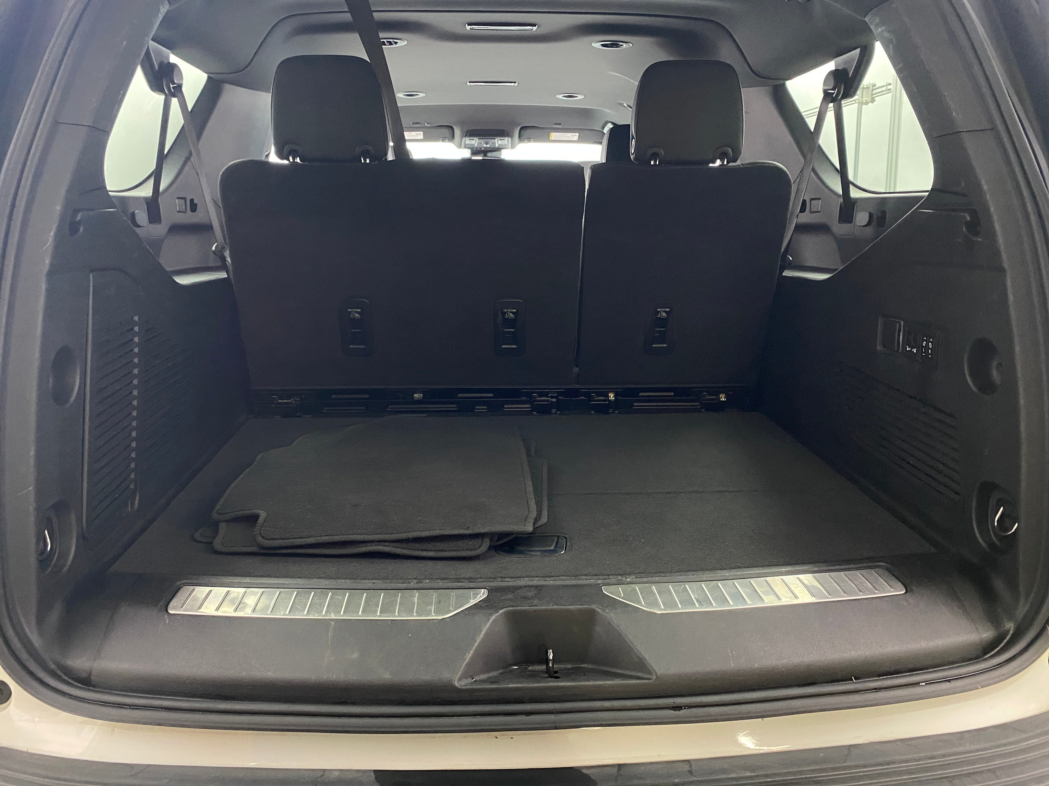 2023 Chevrolet Suburban Premier 6