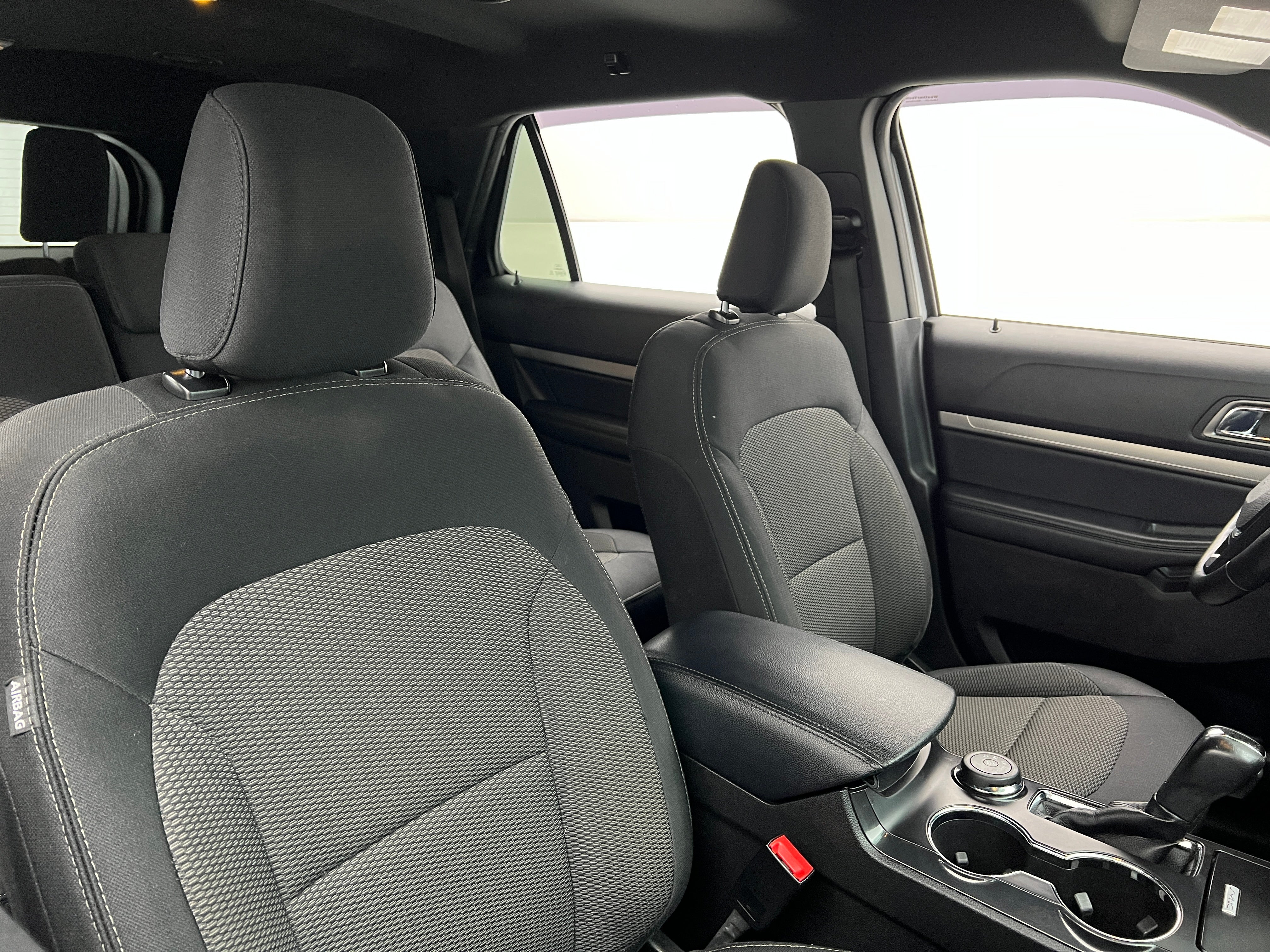 2019 Ford Explorer XLT 2