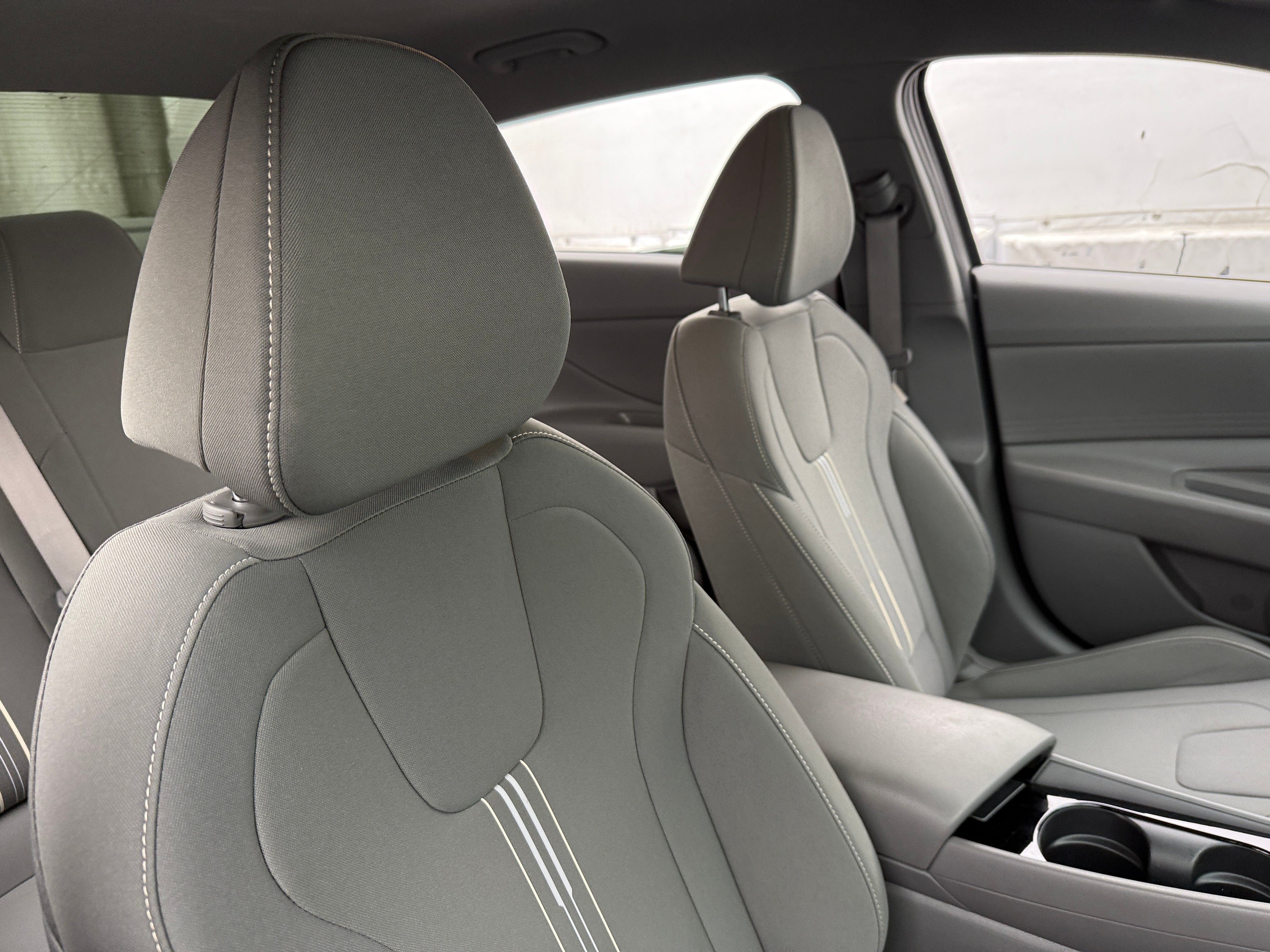 2024 Hyundai Elantra Blue 2