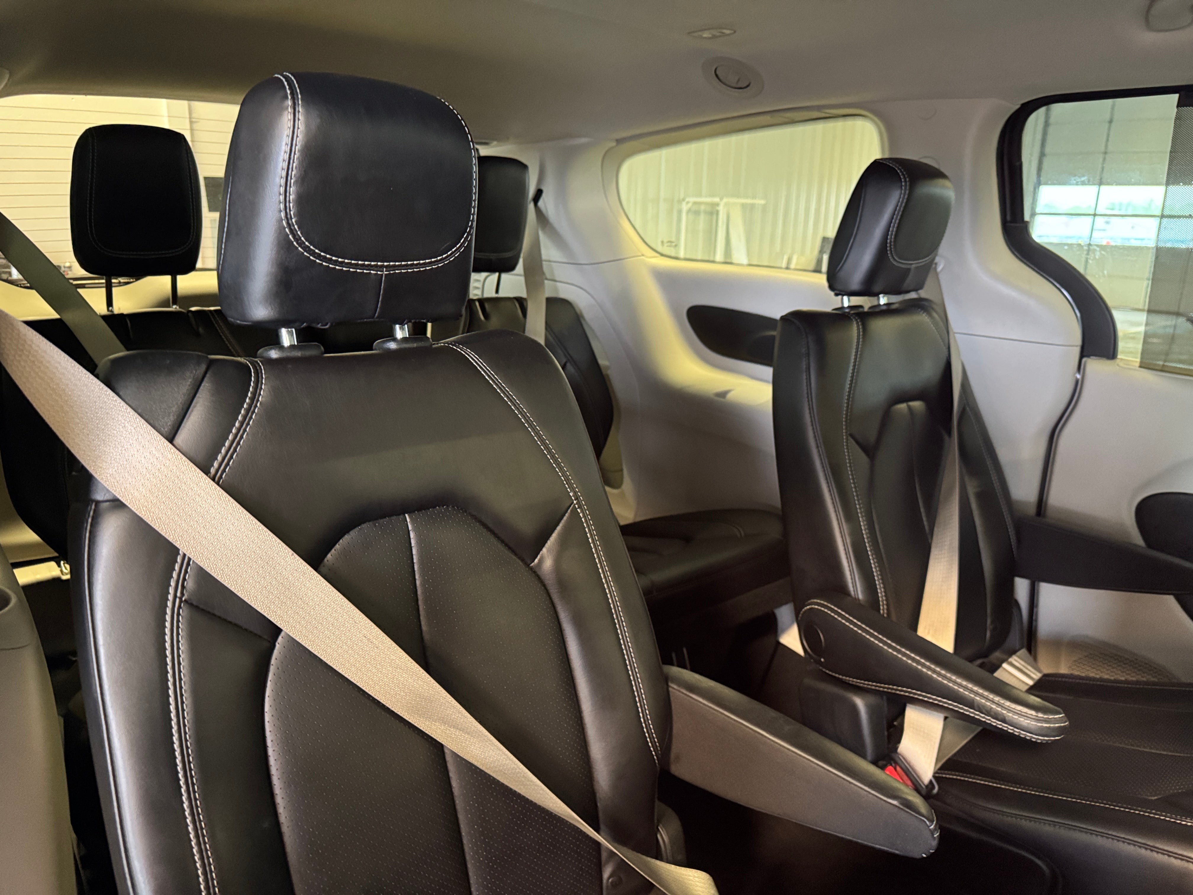 2023 Chrysler Pacifica Touring L 5