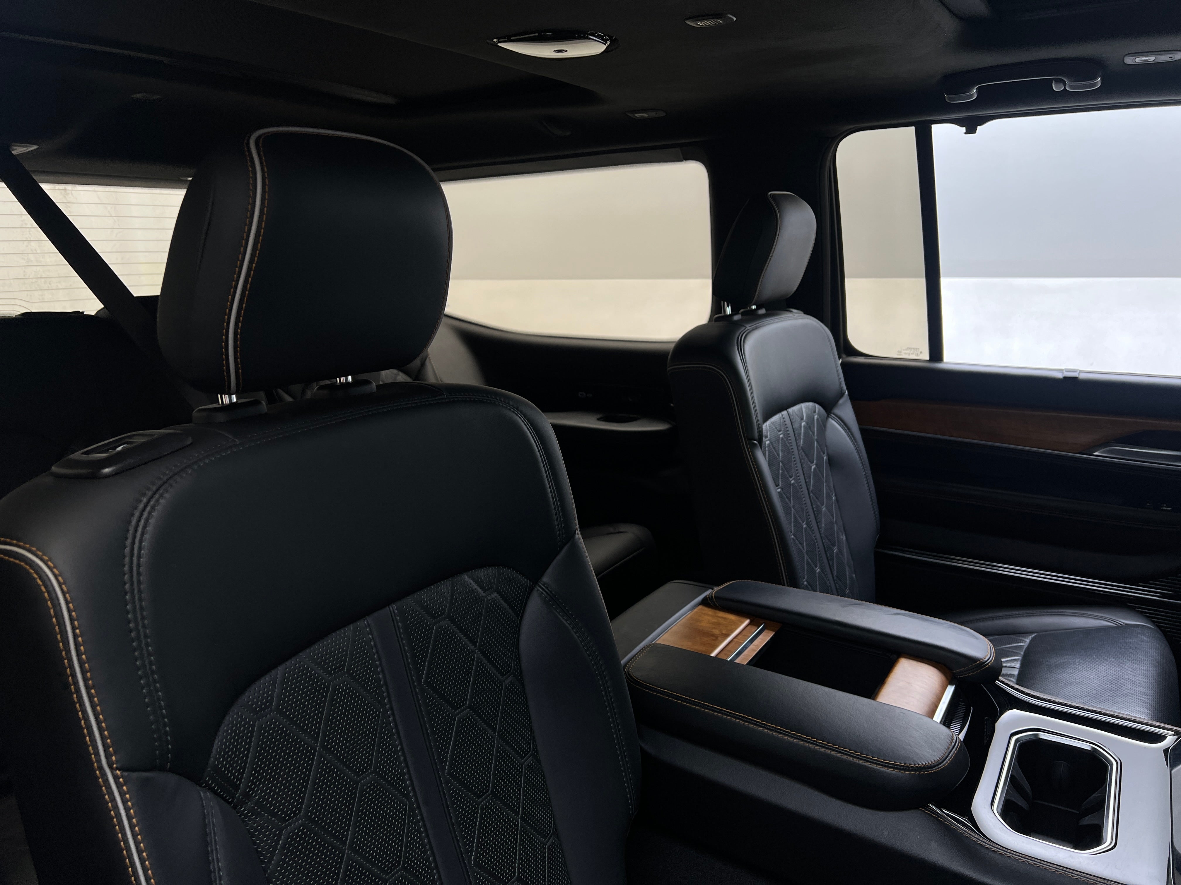 2022 Jeep Grand Wagoneer Series III 6
