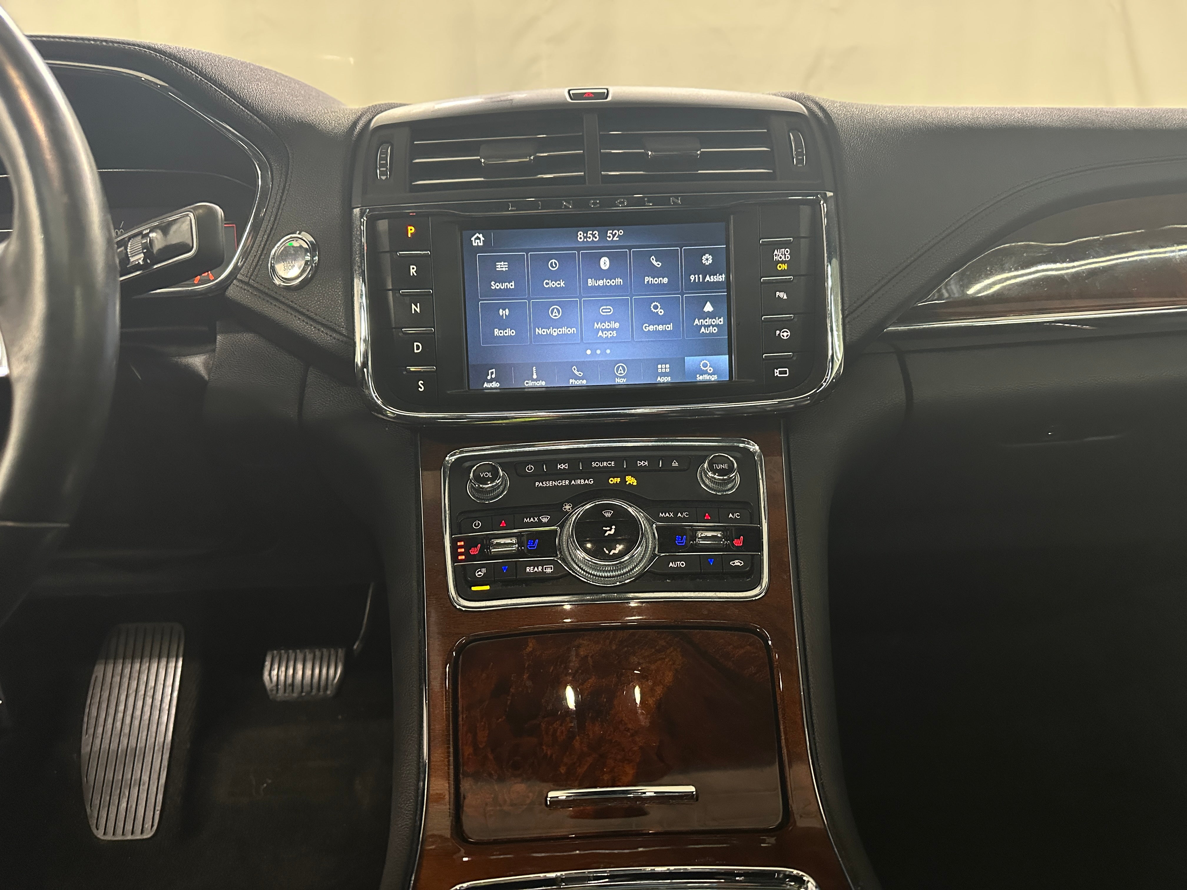 2020 Lincoln Continental Reserve 3