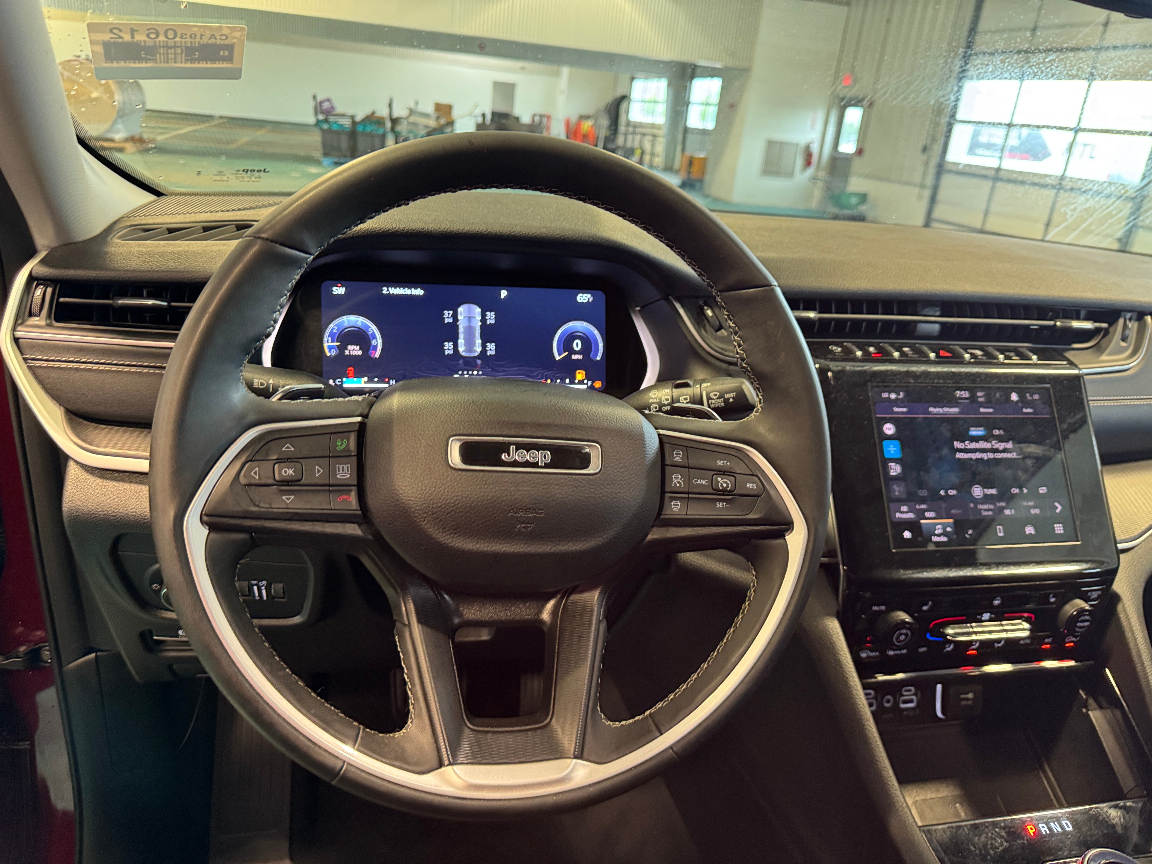 2023 Jeep Grand Cherokee Laredo 5