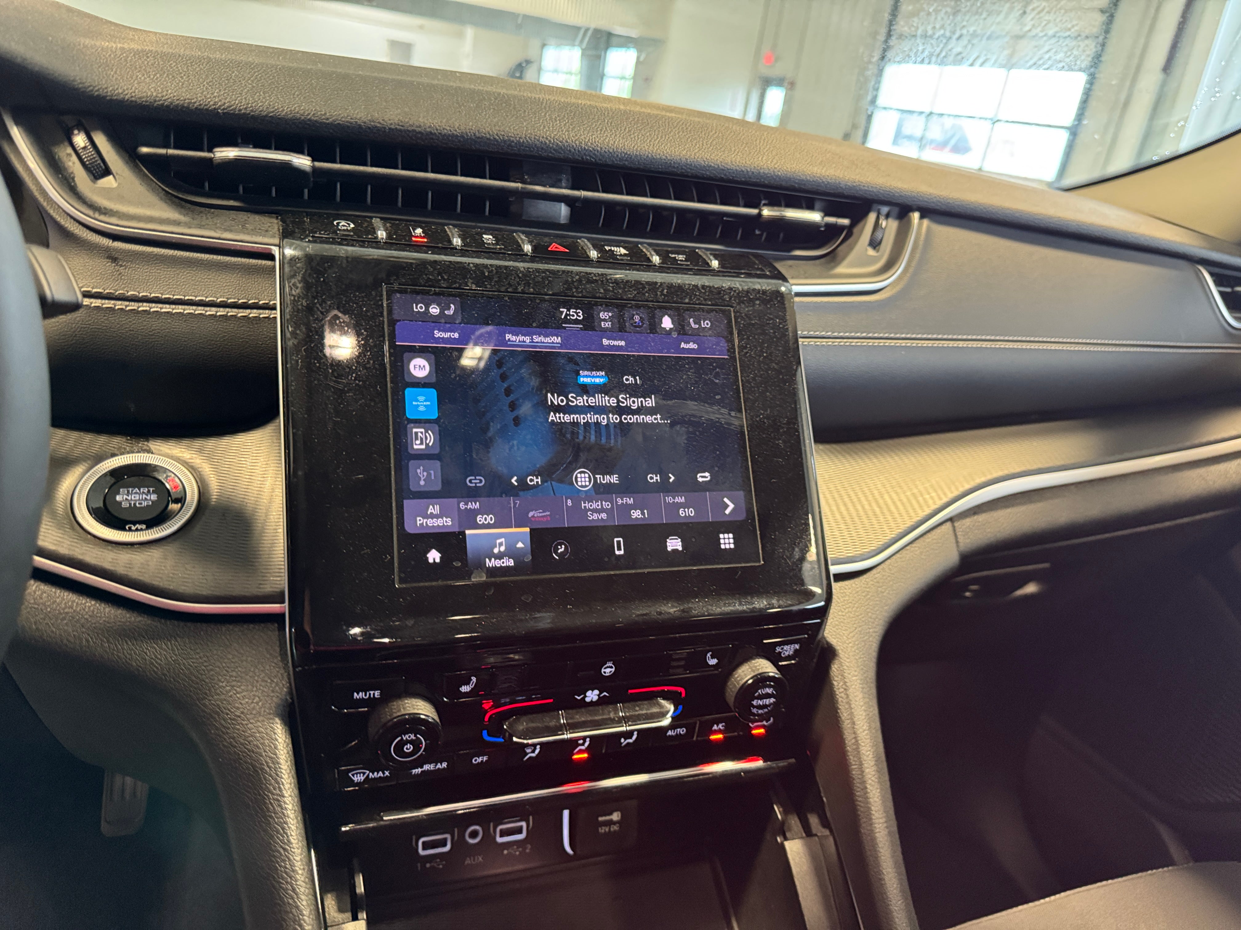 2023 Jeep Grand Cherokee Laredo 4