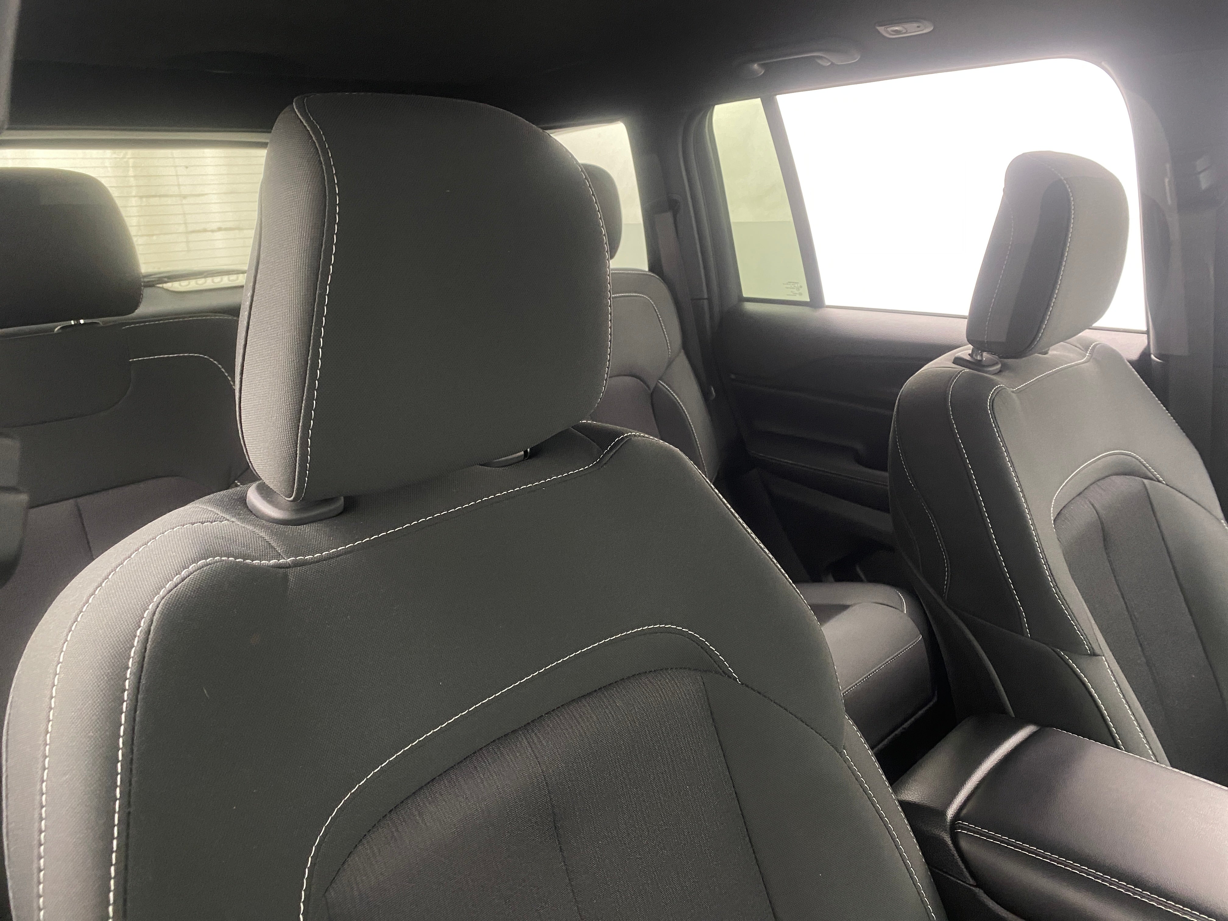 2024 Jeep Grand Cherokee Laredo 2