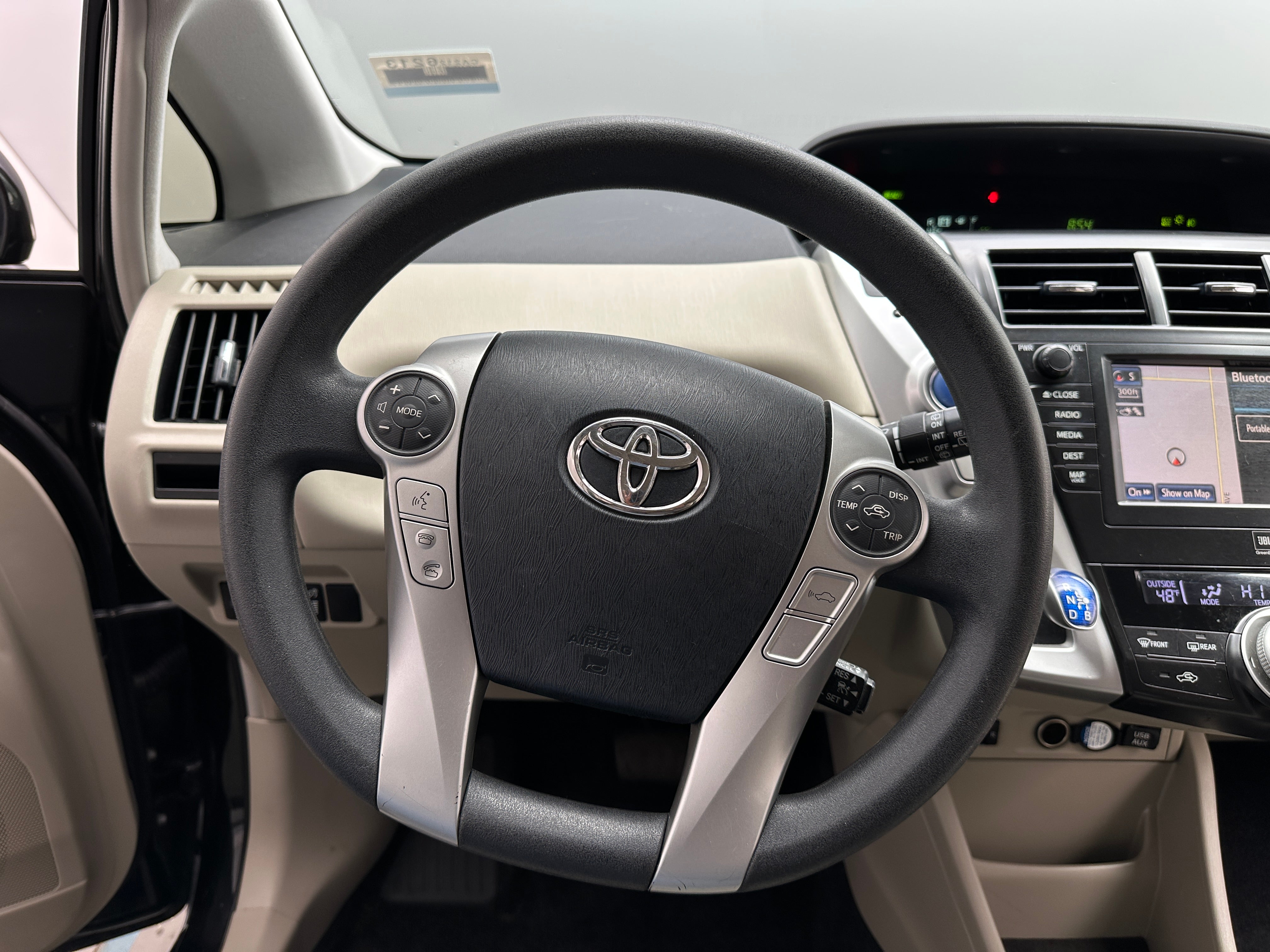 2012 Toyota Prius v Five 5